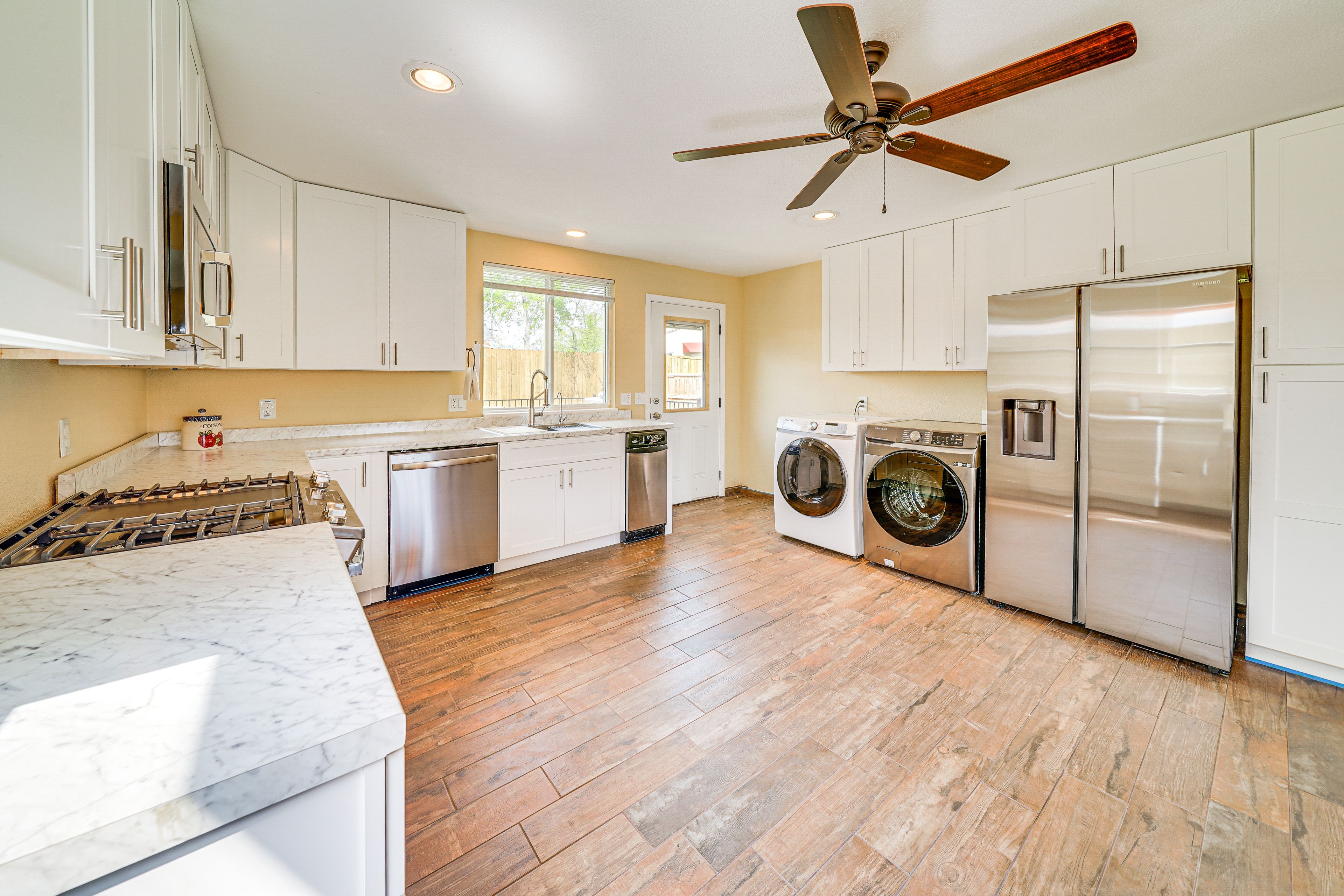 Kitchen | Blender | Washer & Dryer