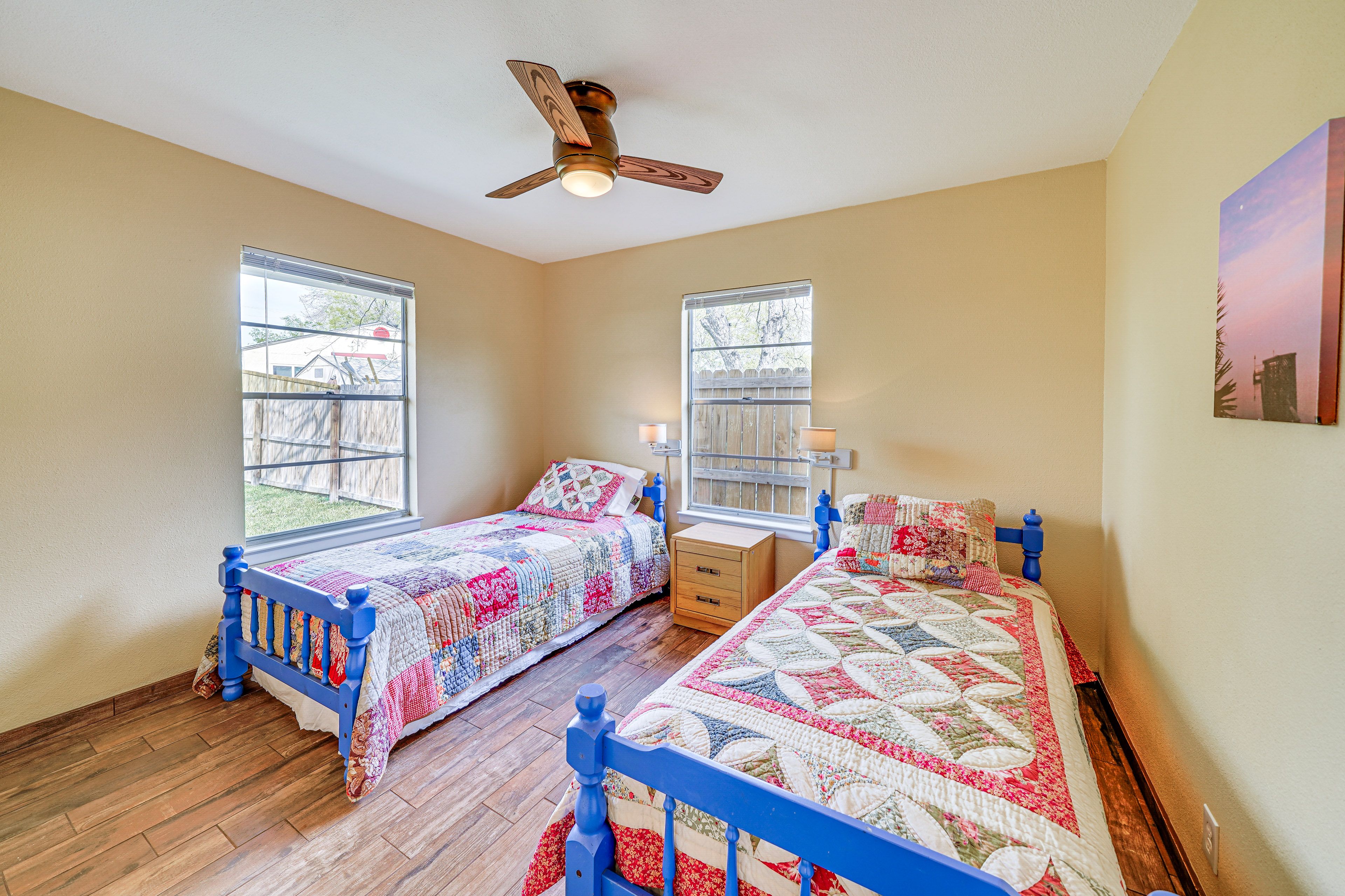 Bedroom 2 | 2 Twin Beds