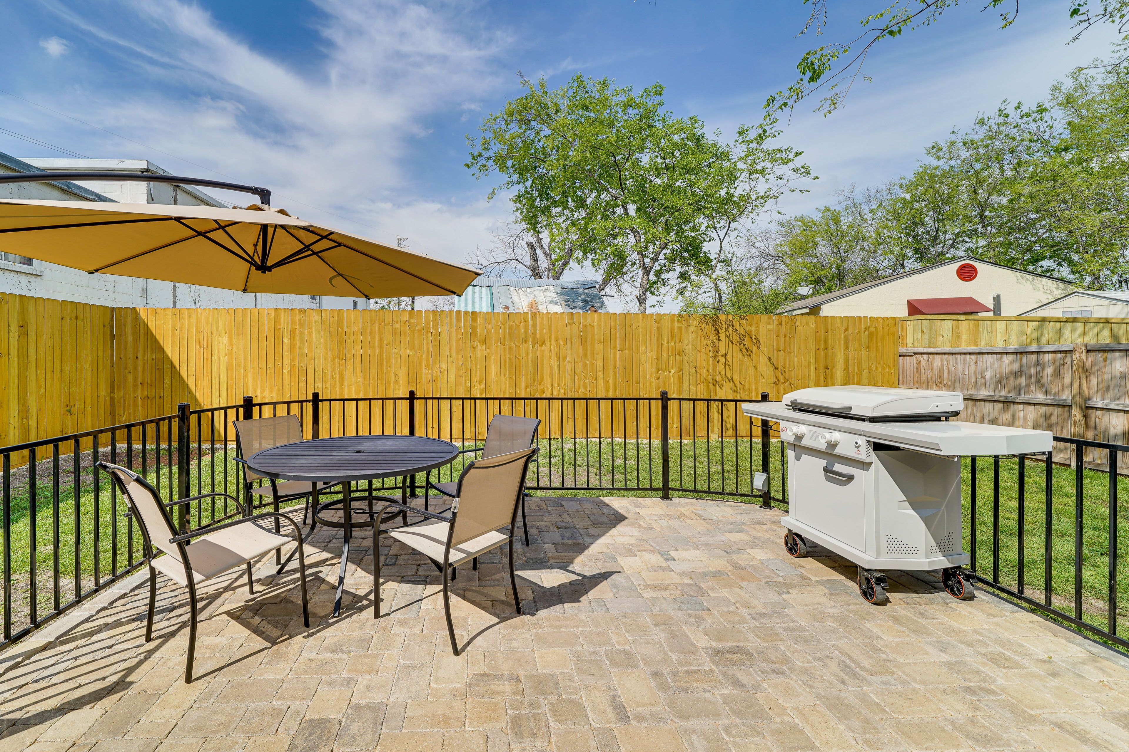 Deck | Gas Grill