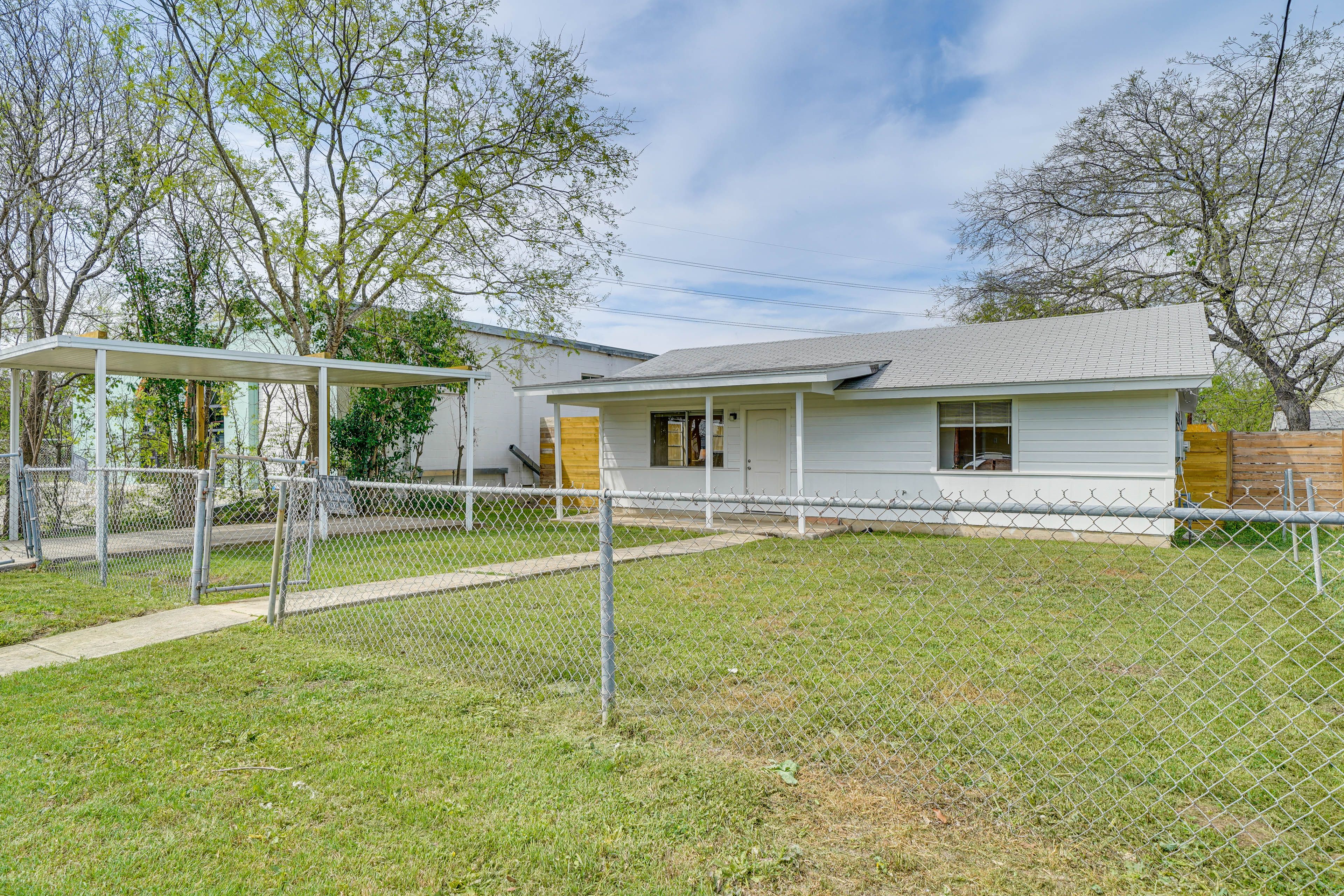 Parking | Carport (1 Vehicle) | Driveway (2 Vehicles) | Free Street Parking