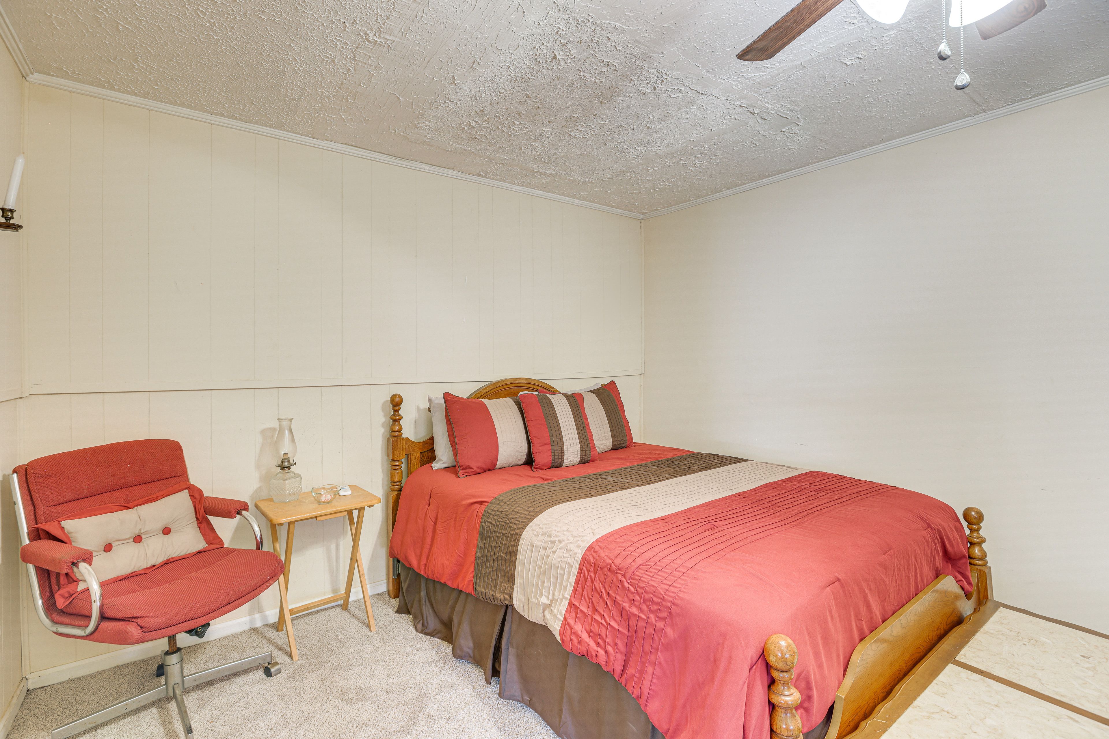 Bedroom 1 | Queen Bed | Linens Provided