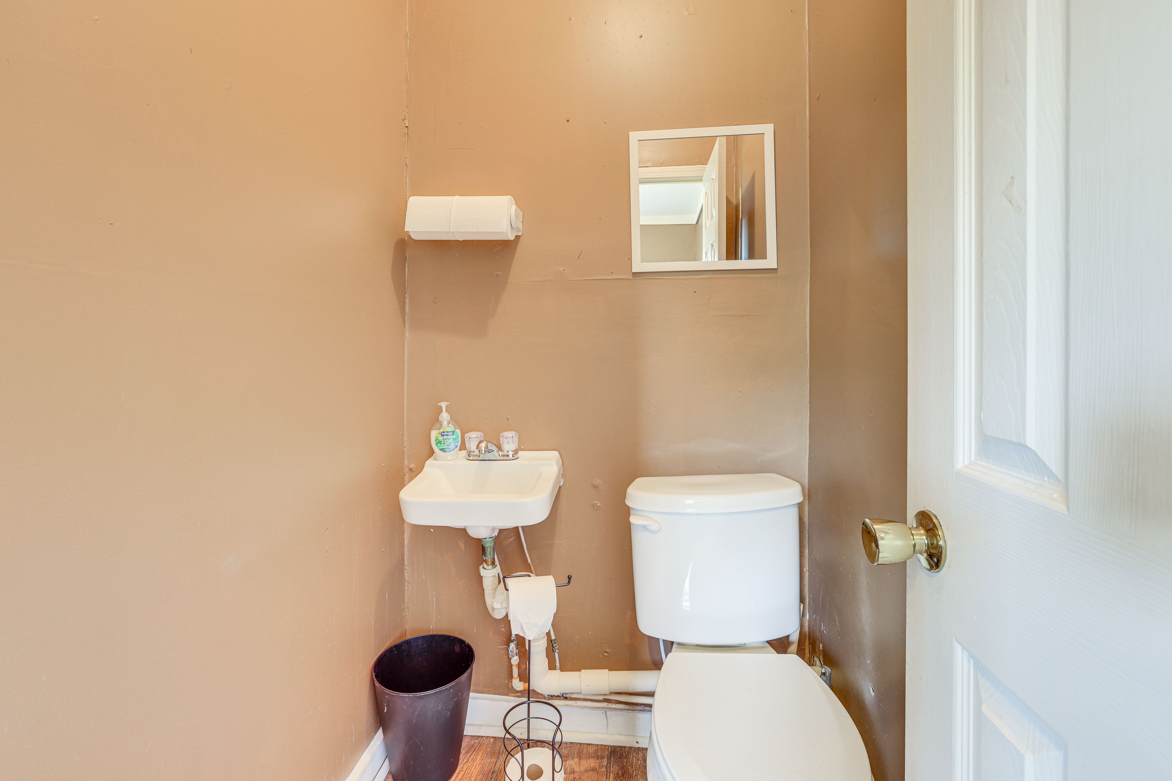 Half Bathroom | Complimentary Toiletries