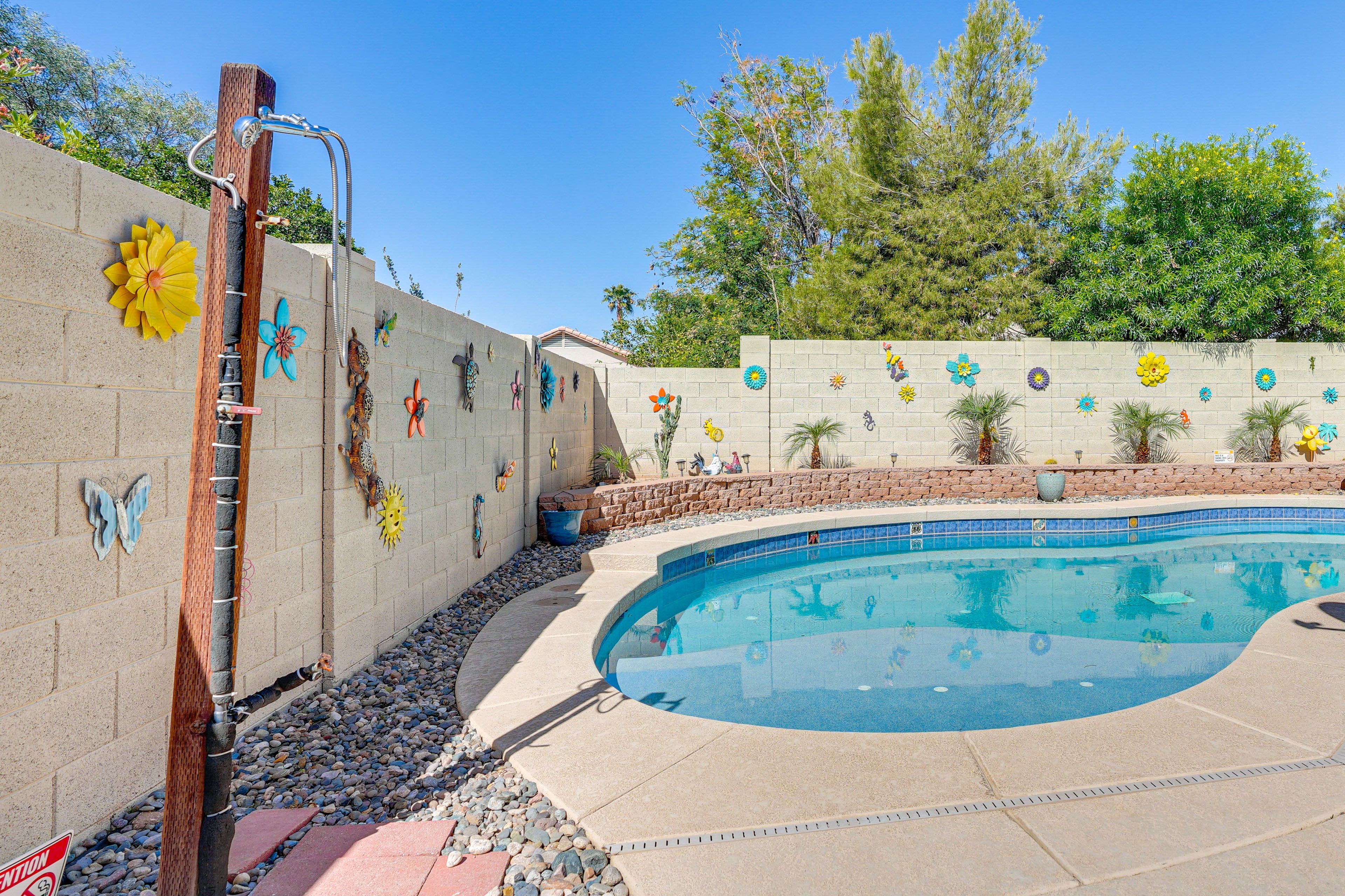 Private Pool (3'-5') | Pool Basketball Hoop | Outdoor Dining Area | Fenced Yard