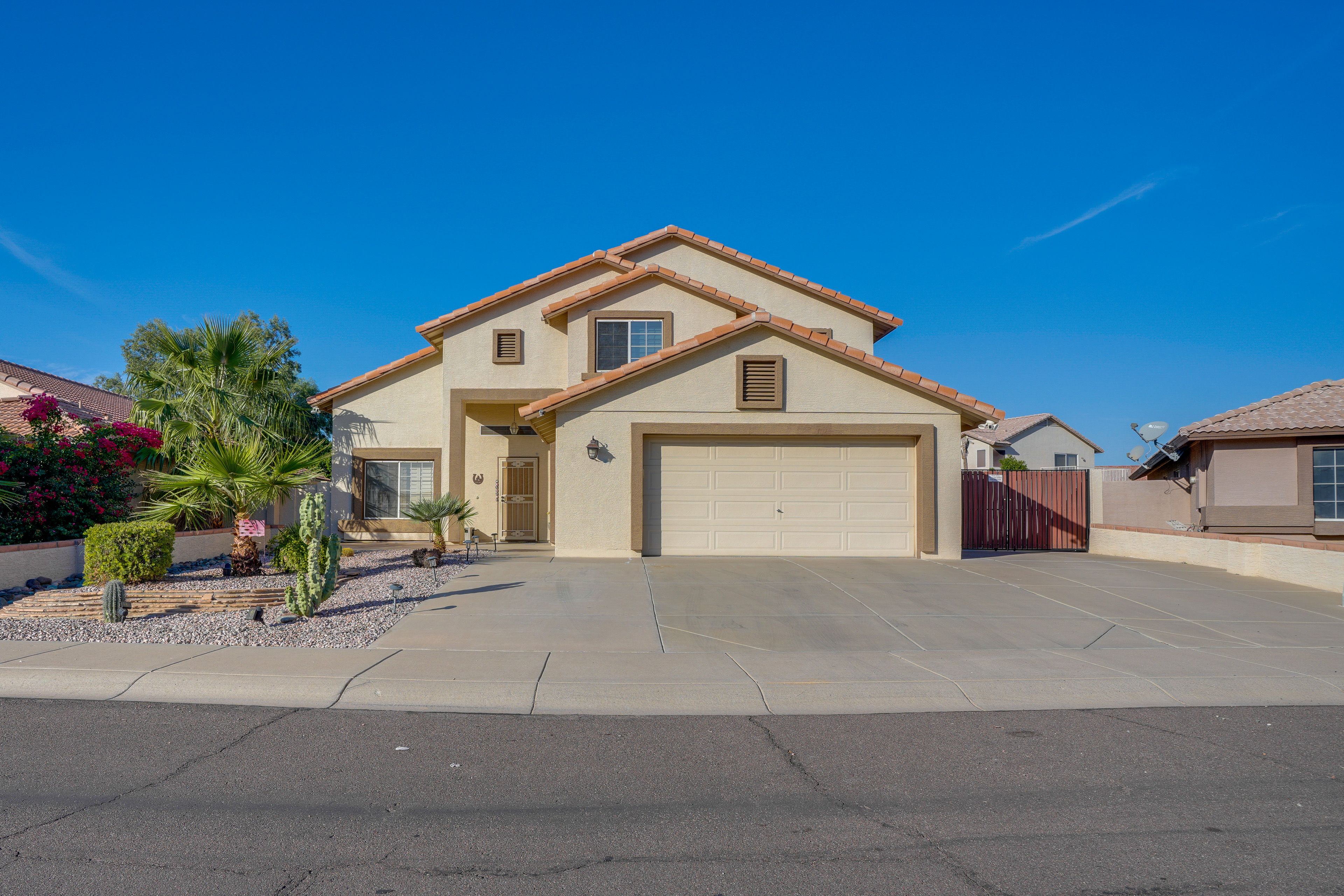 Parking | Driveway (3 Vehicles) | Free Street Parking