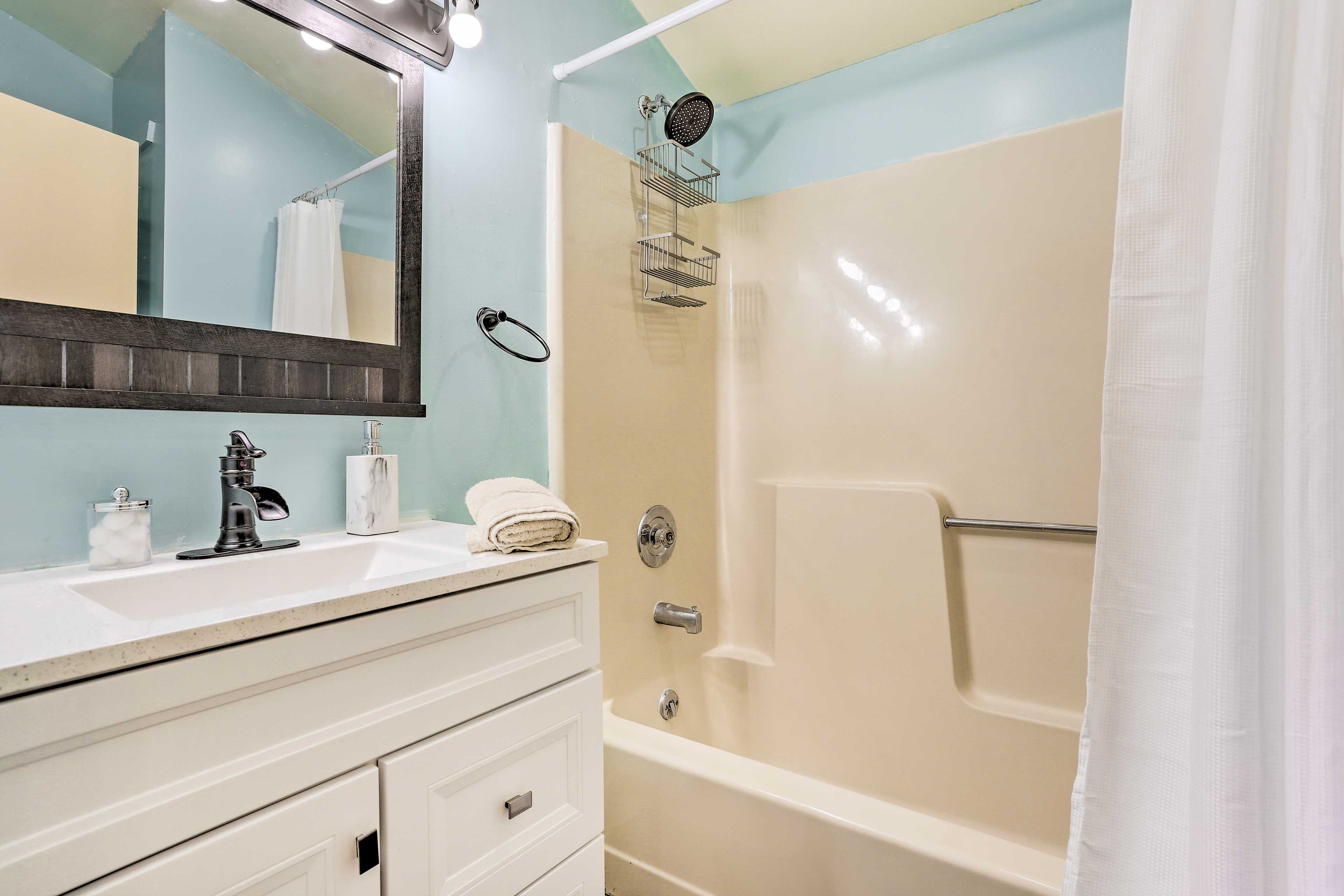 Full Bathroom | 2nd Floor | Towels Provided | Hair Dryer