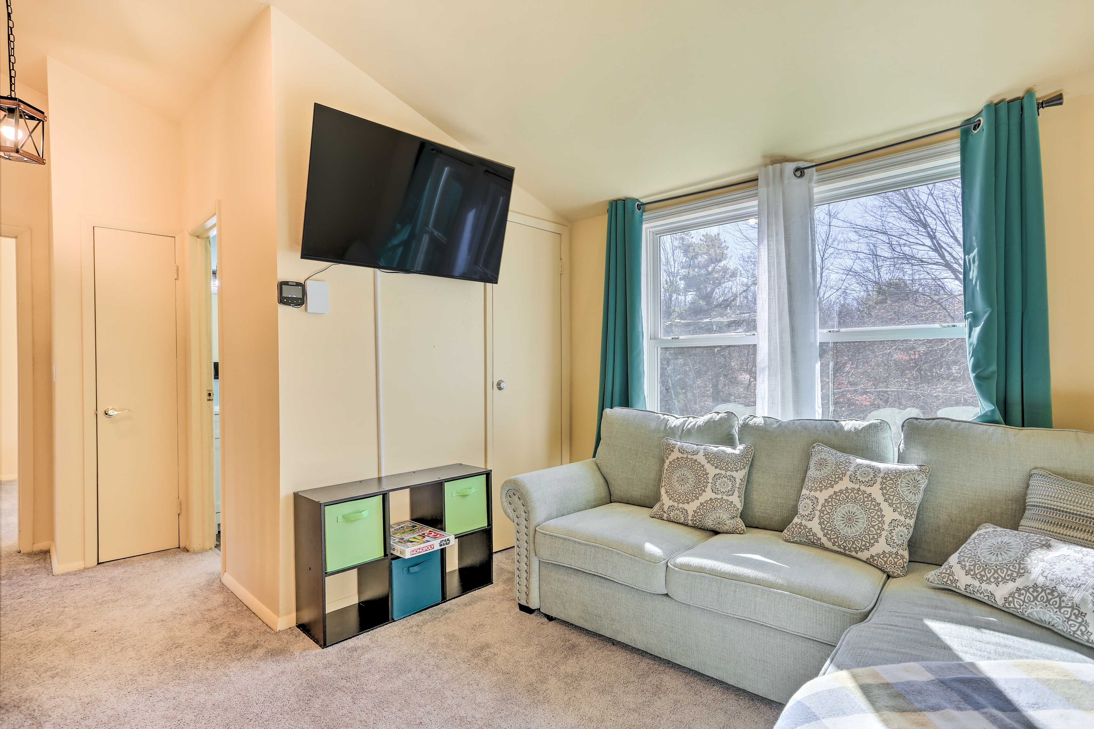 Family Room | Full Sleeper Sofa | 2nd Floor | Board Games