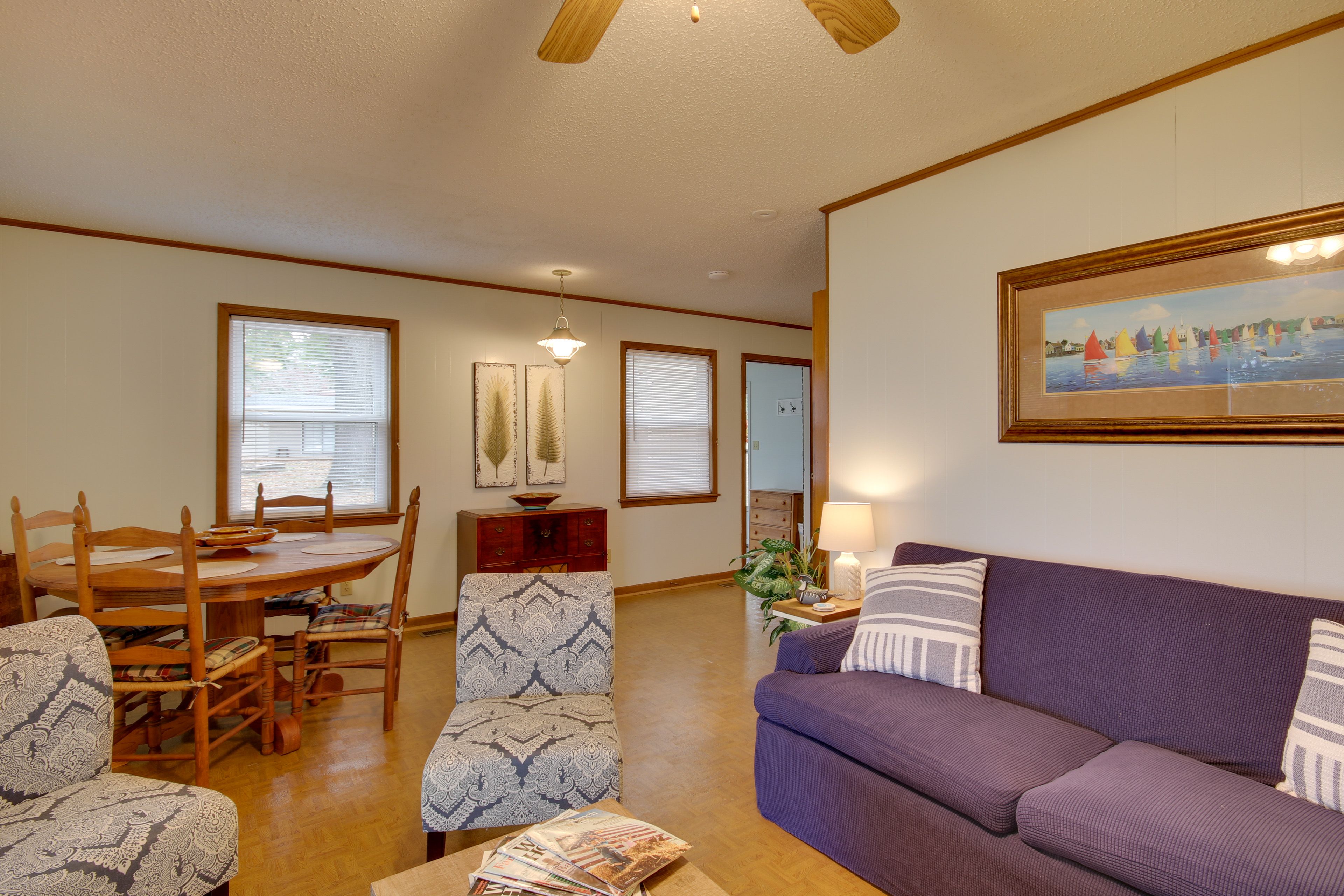 Living Room | Free WiFi | Central A/C