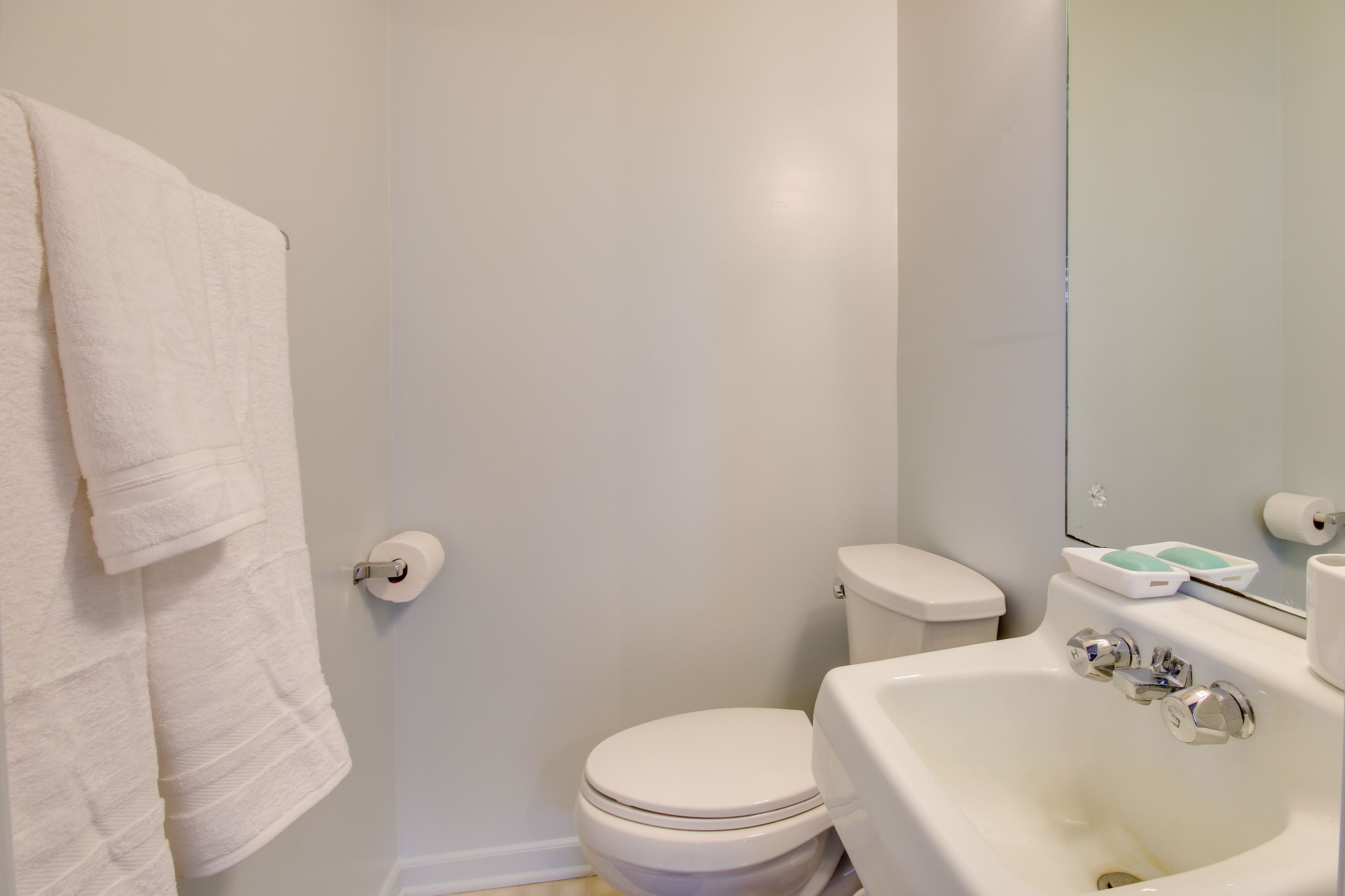 En-Suite Half Bathroom | Towels Provided