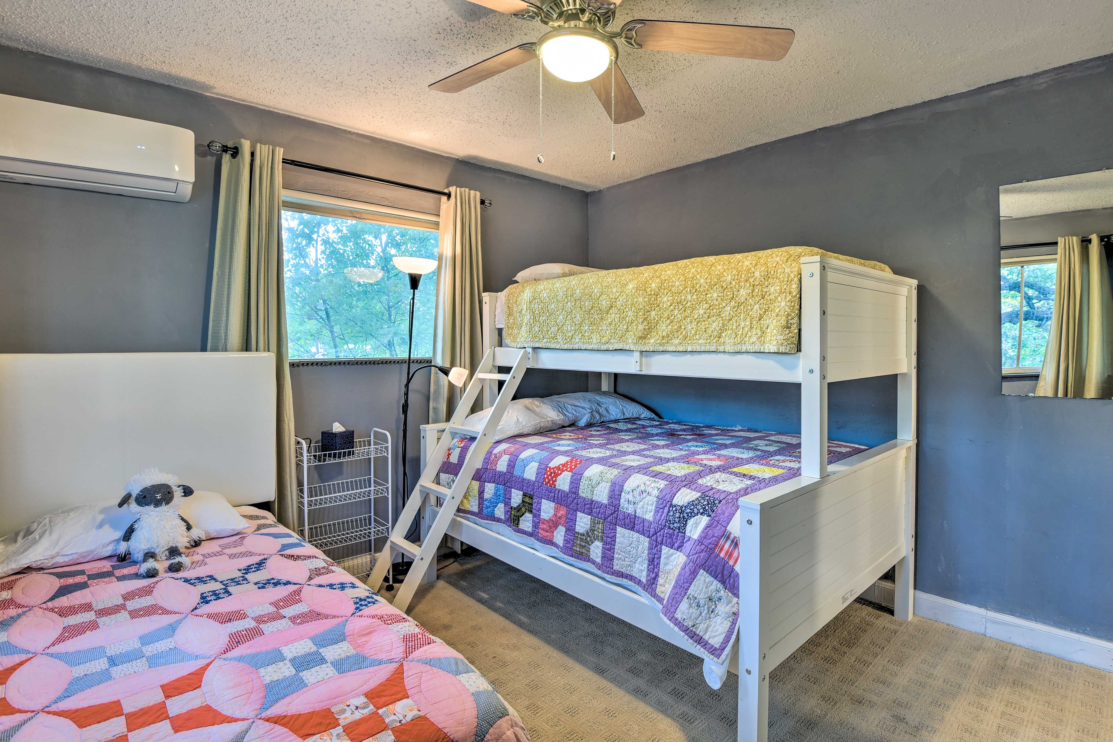 Bedroom 2 | Twin/Full Bunk Bed | Twin Bed