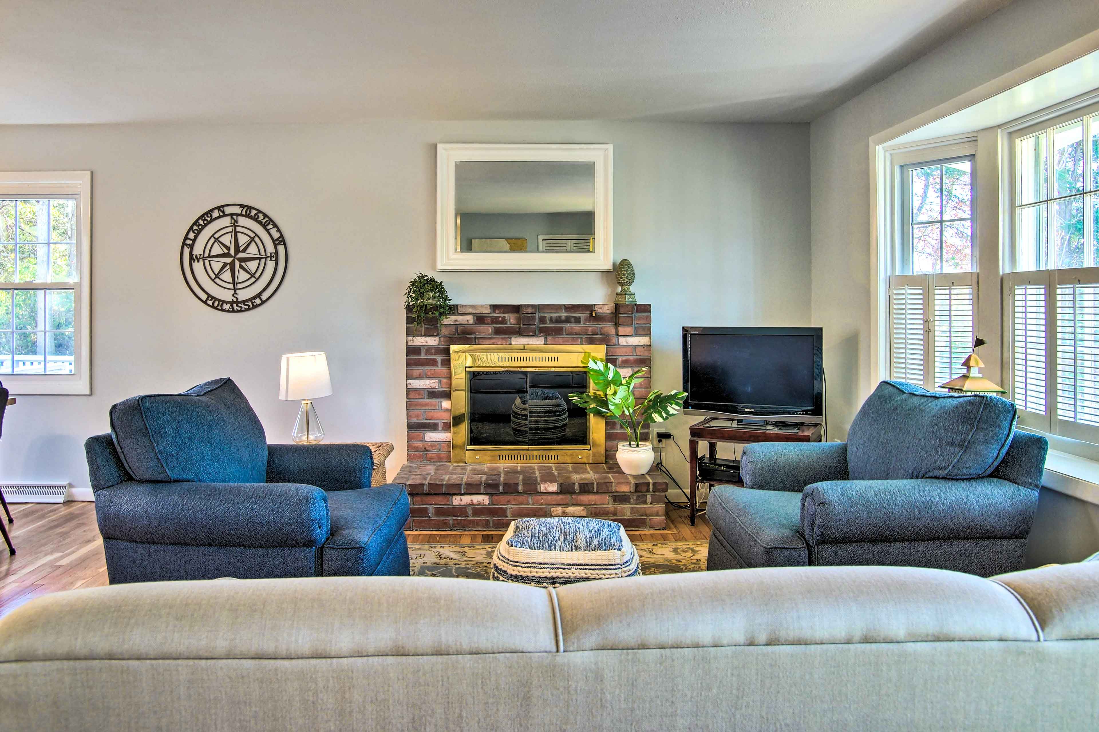 Pocasset Vacation Rental | 2BR | 1BA | 4 Steps for Access | 928 Sq Ft