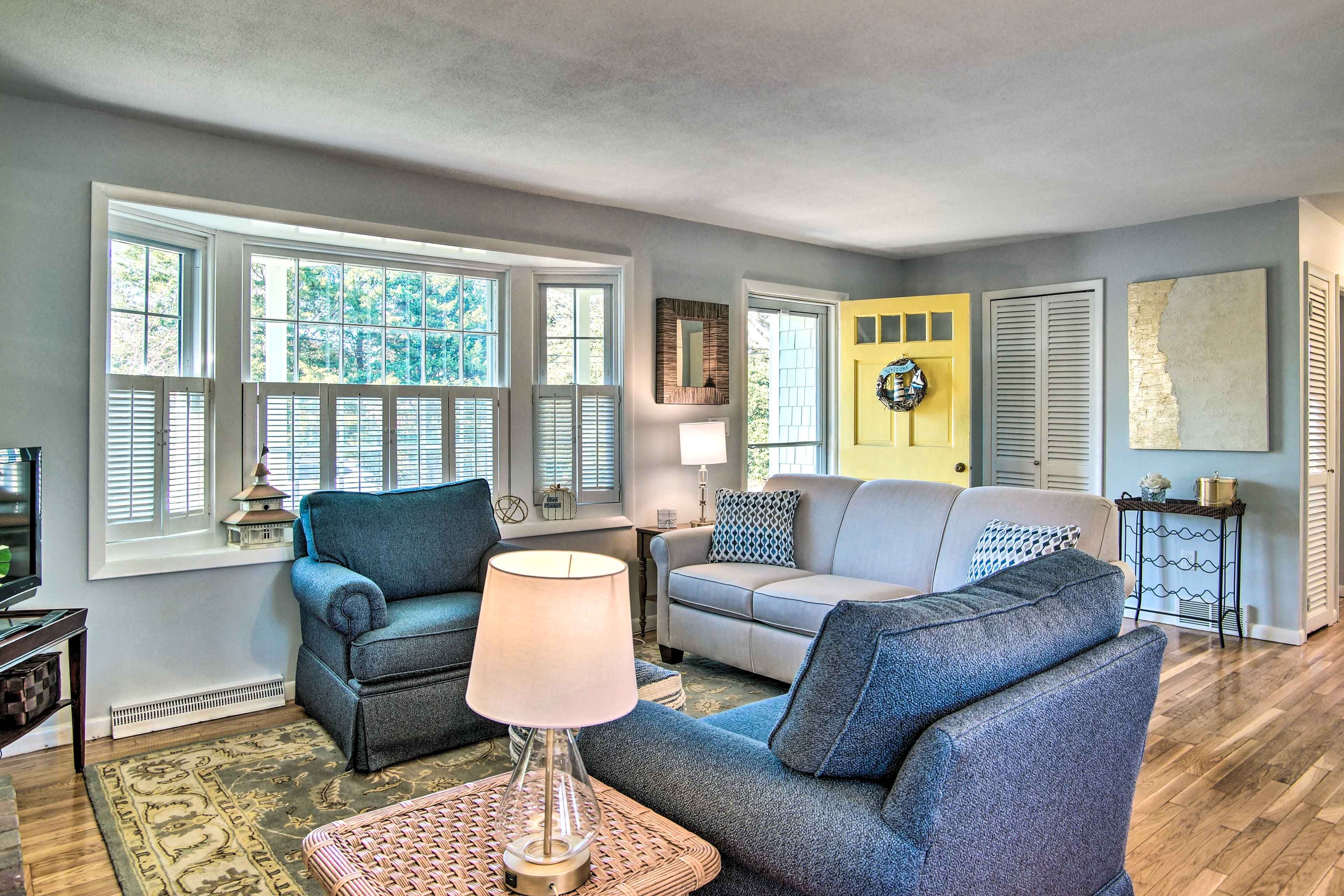 Living Room | Window A/C Unit