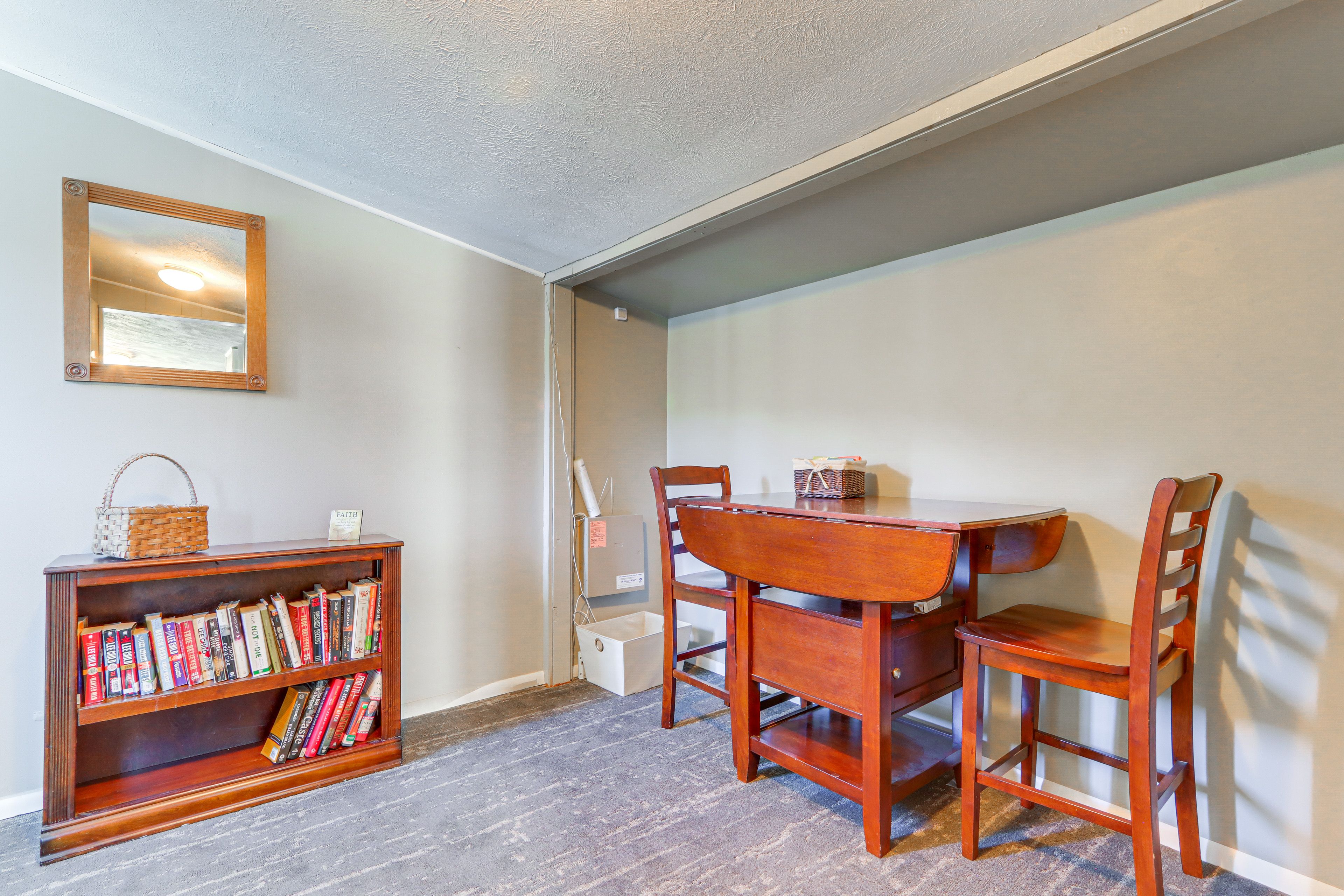 Reading Nook | 2nd Floor