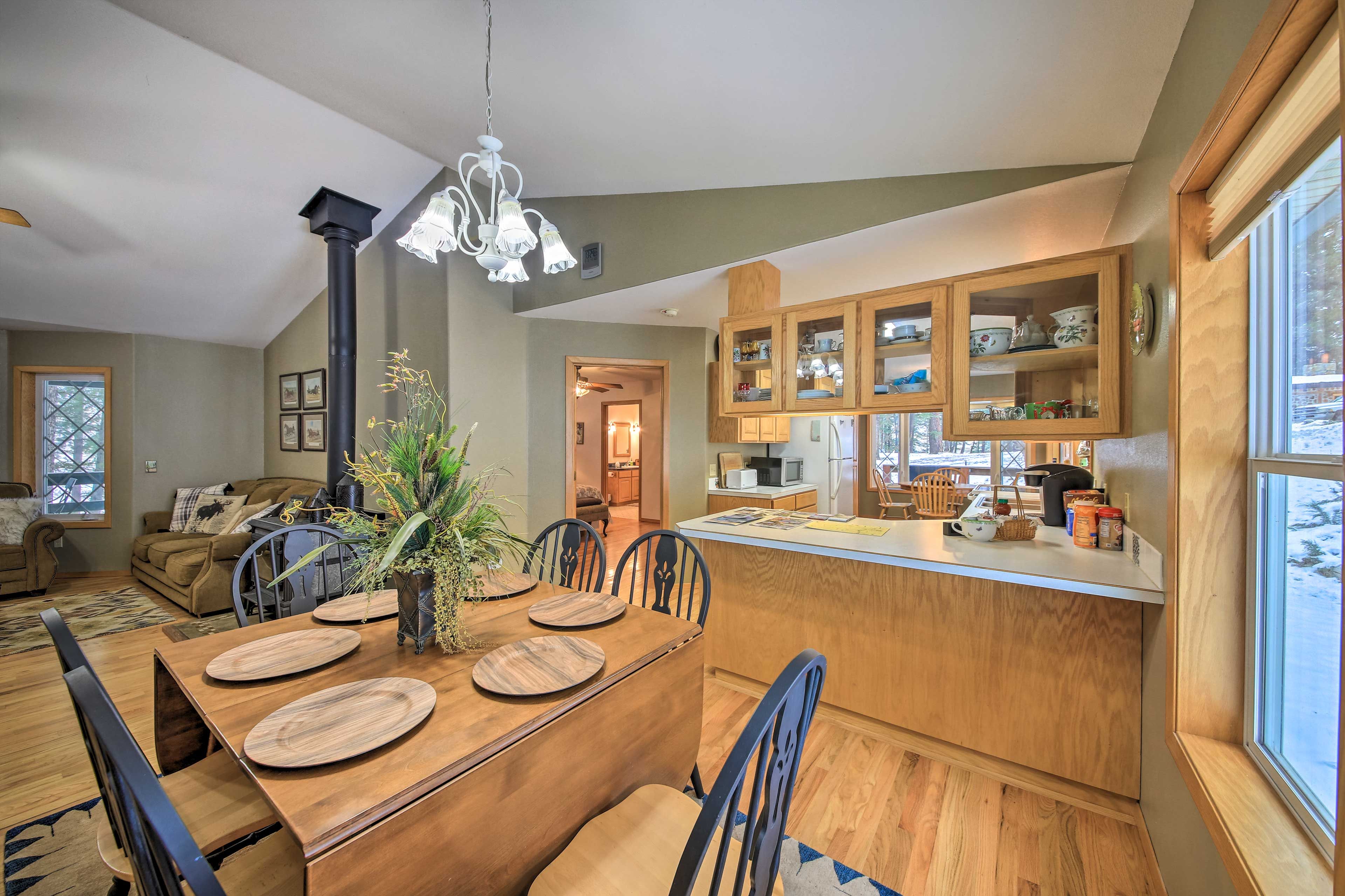 Dining Area | Dishware & Flatware