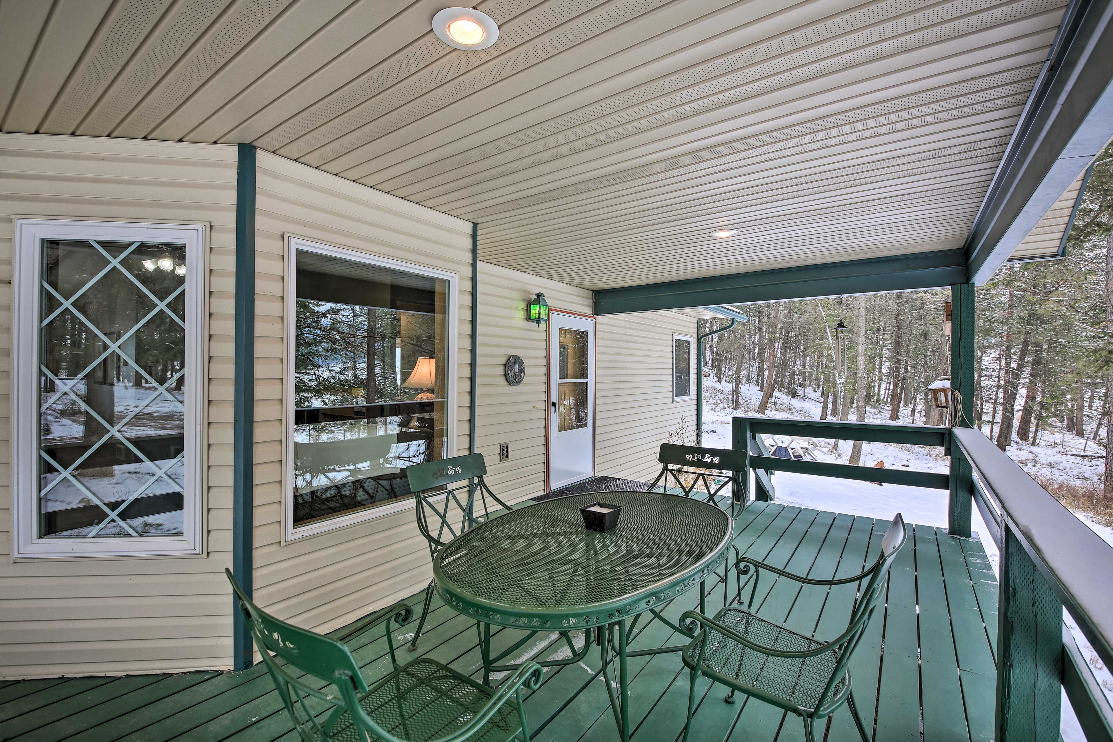Deck | Gas Grill | Fire Pit