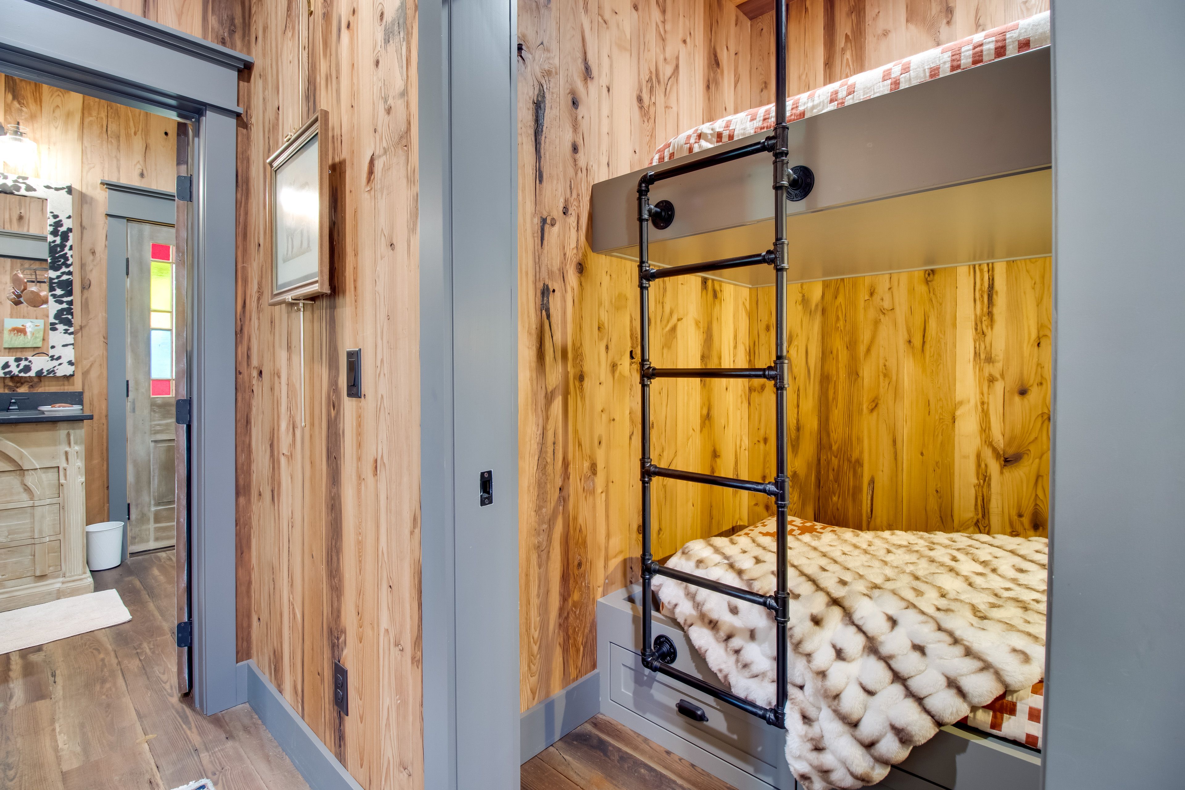 Sleeping Nook | Twin Bunk Bed