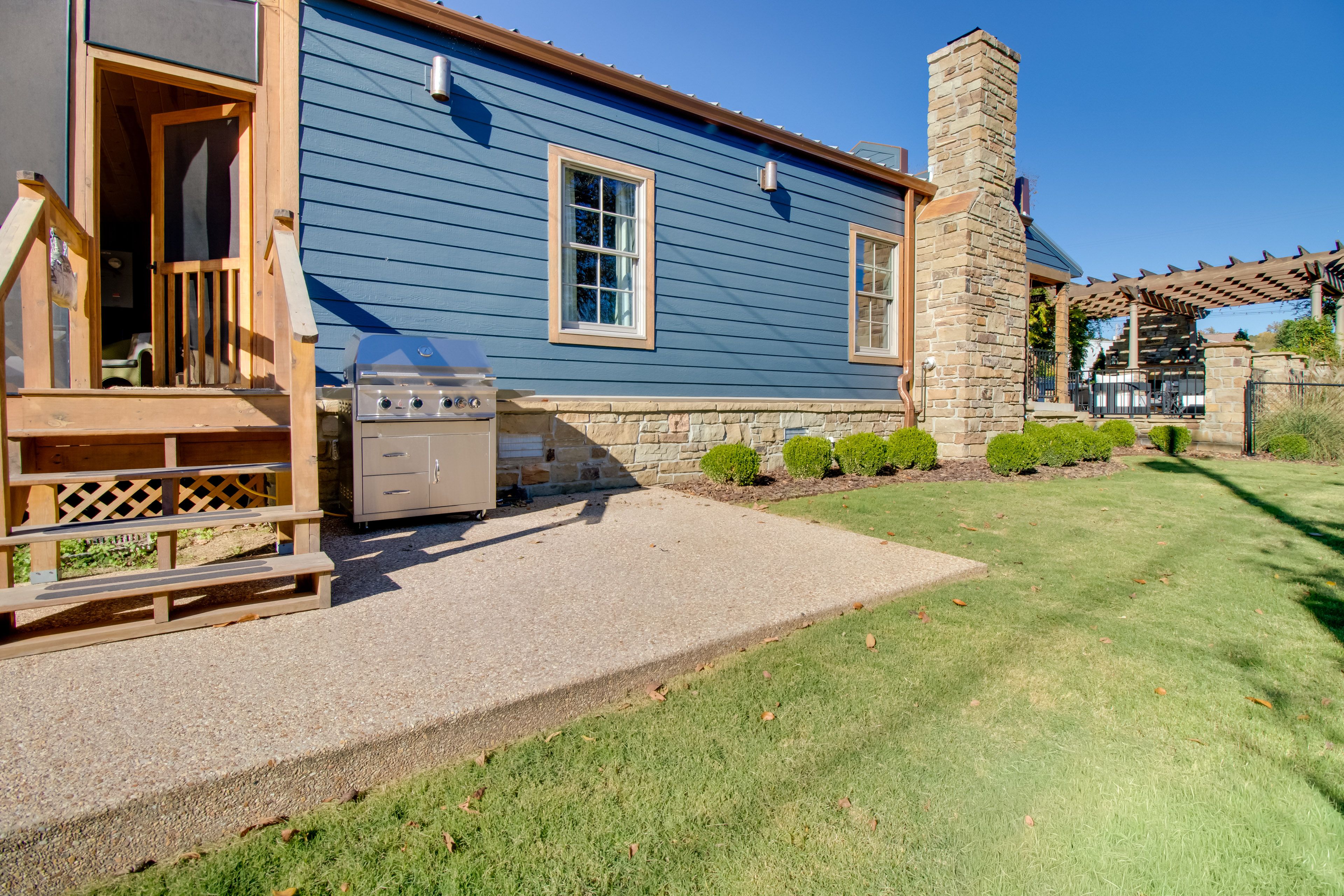 Private Yard | Gas Grill