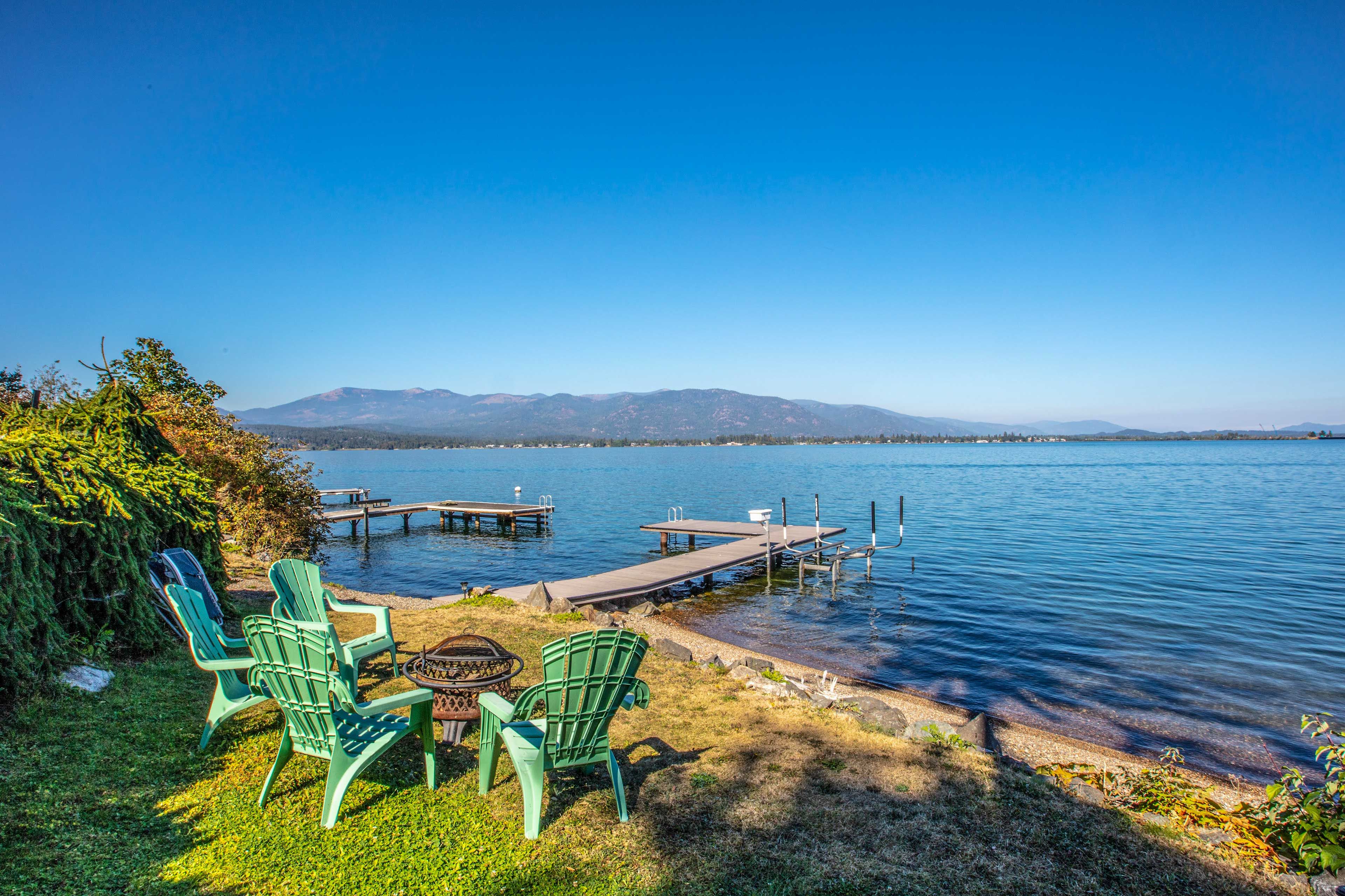 Sagle Vacation Rental | 3BR | 1BA | 1,215 Sq Ft | Stairs Required to Enter