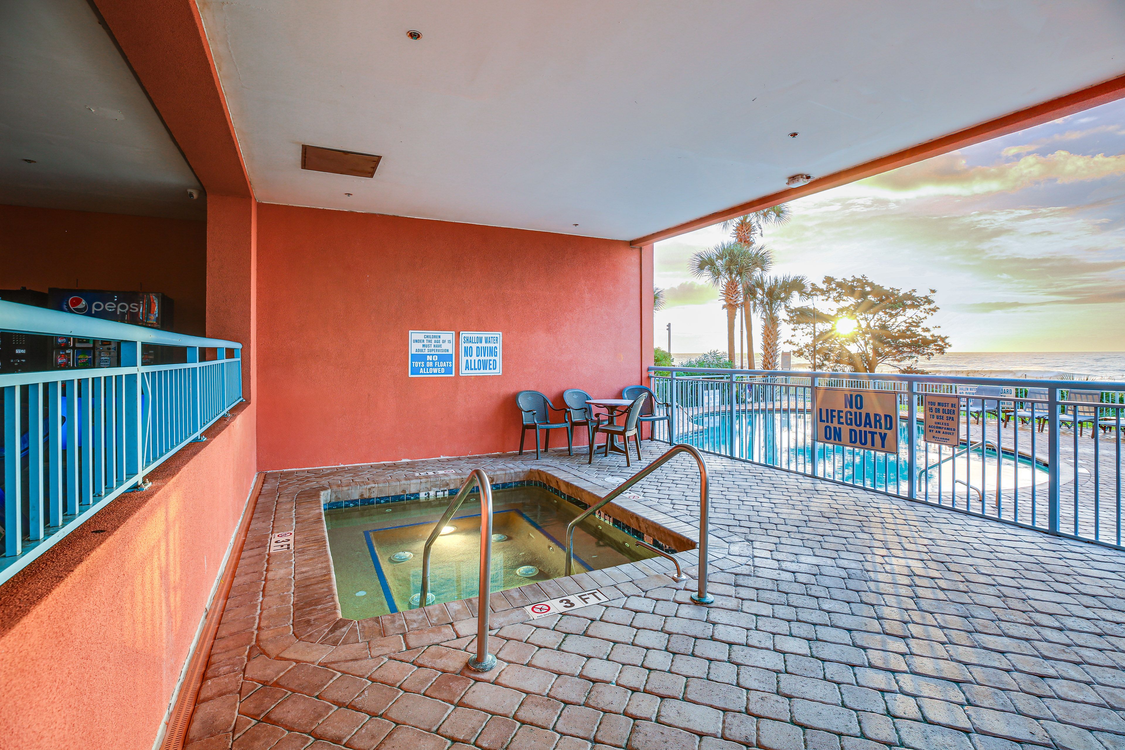 Hot Tub (Open Year-Round)