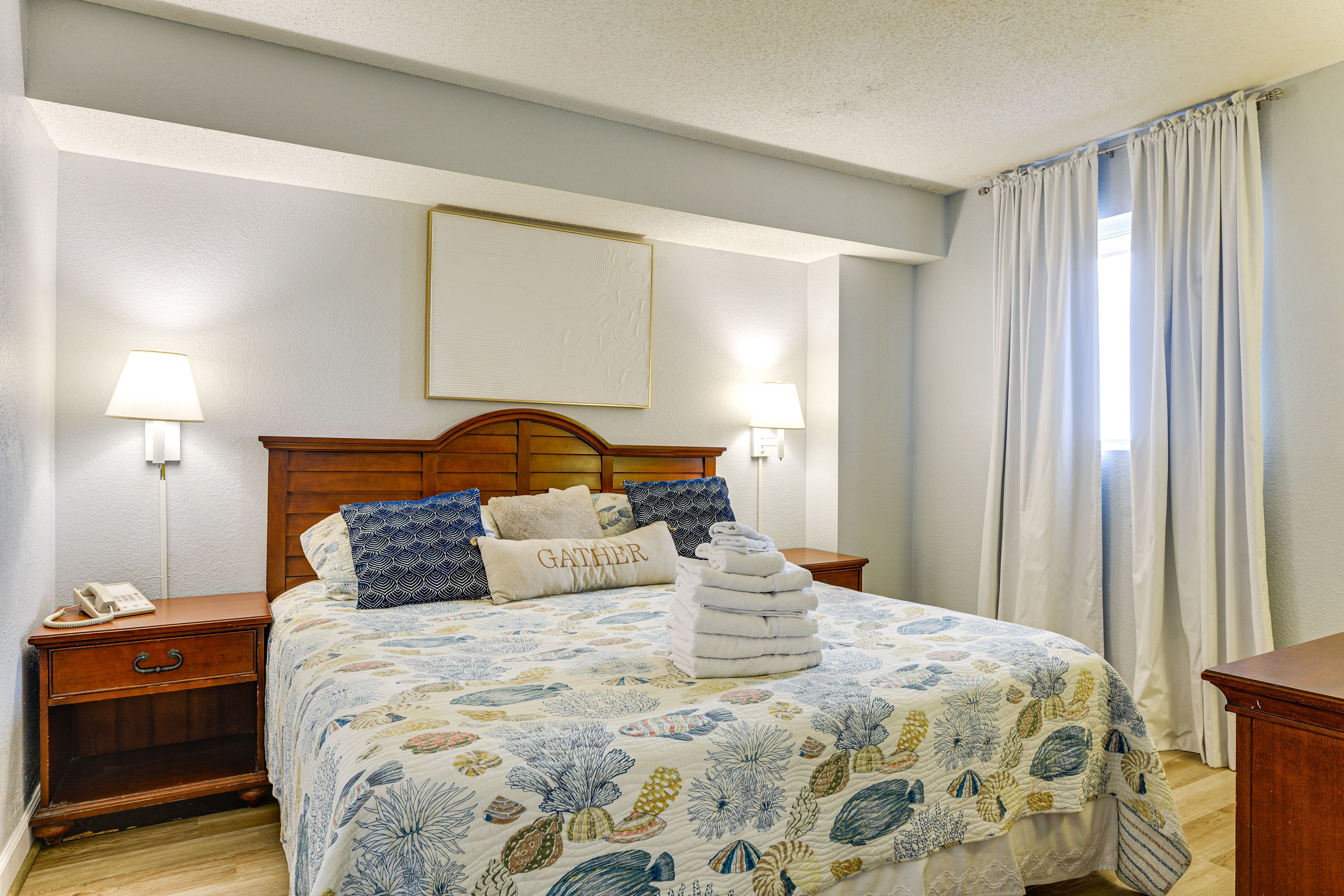 Bedroom | King Bed | En-Suite Bathroom | Linens Provided