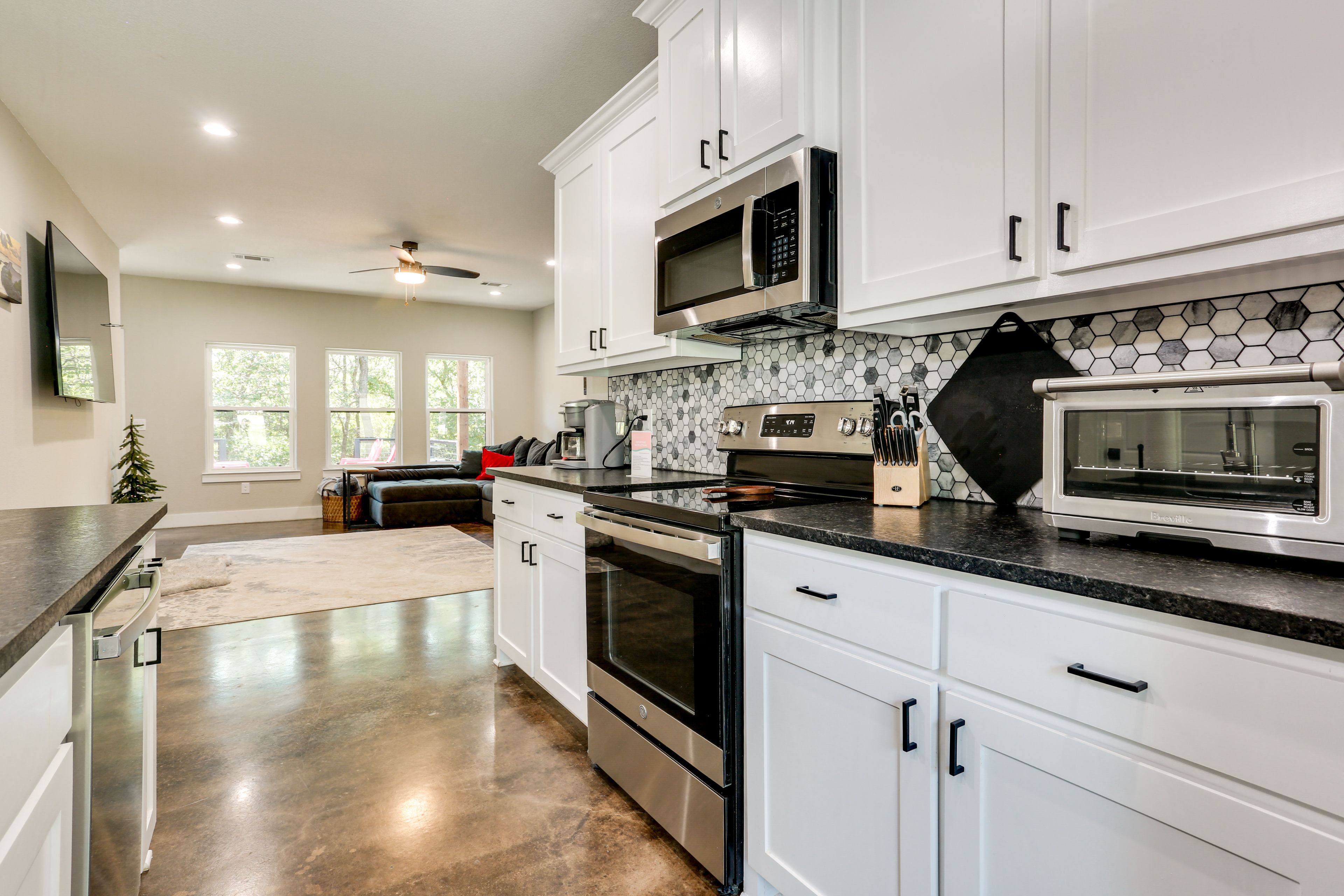 Kitchen | Dishwasher | Coffee Maker