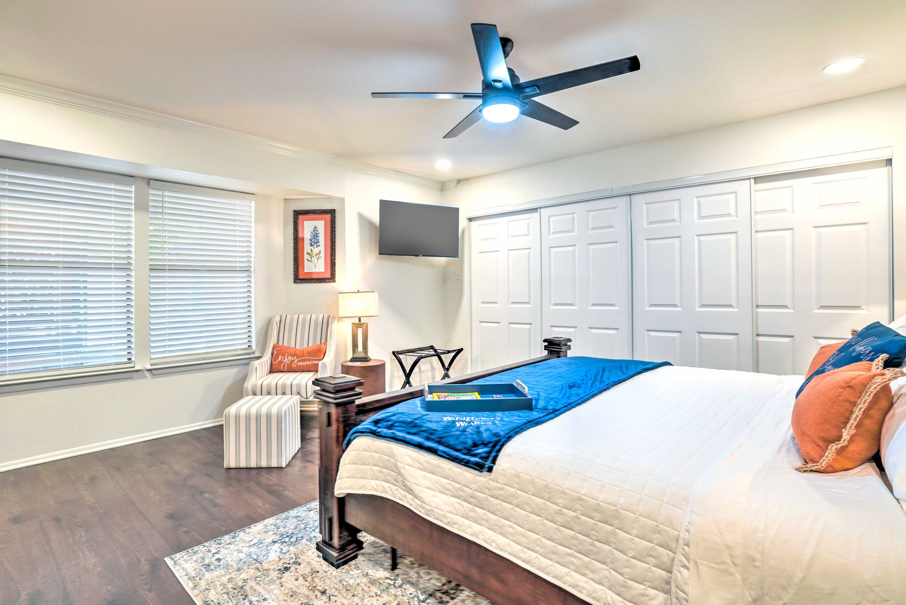 Bedroom 1 | King Bed | Hangers