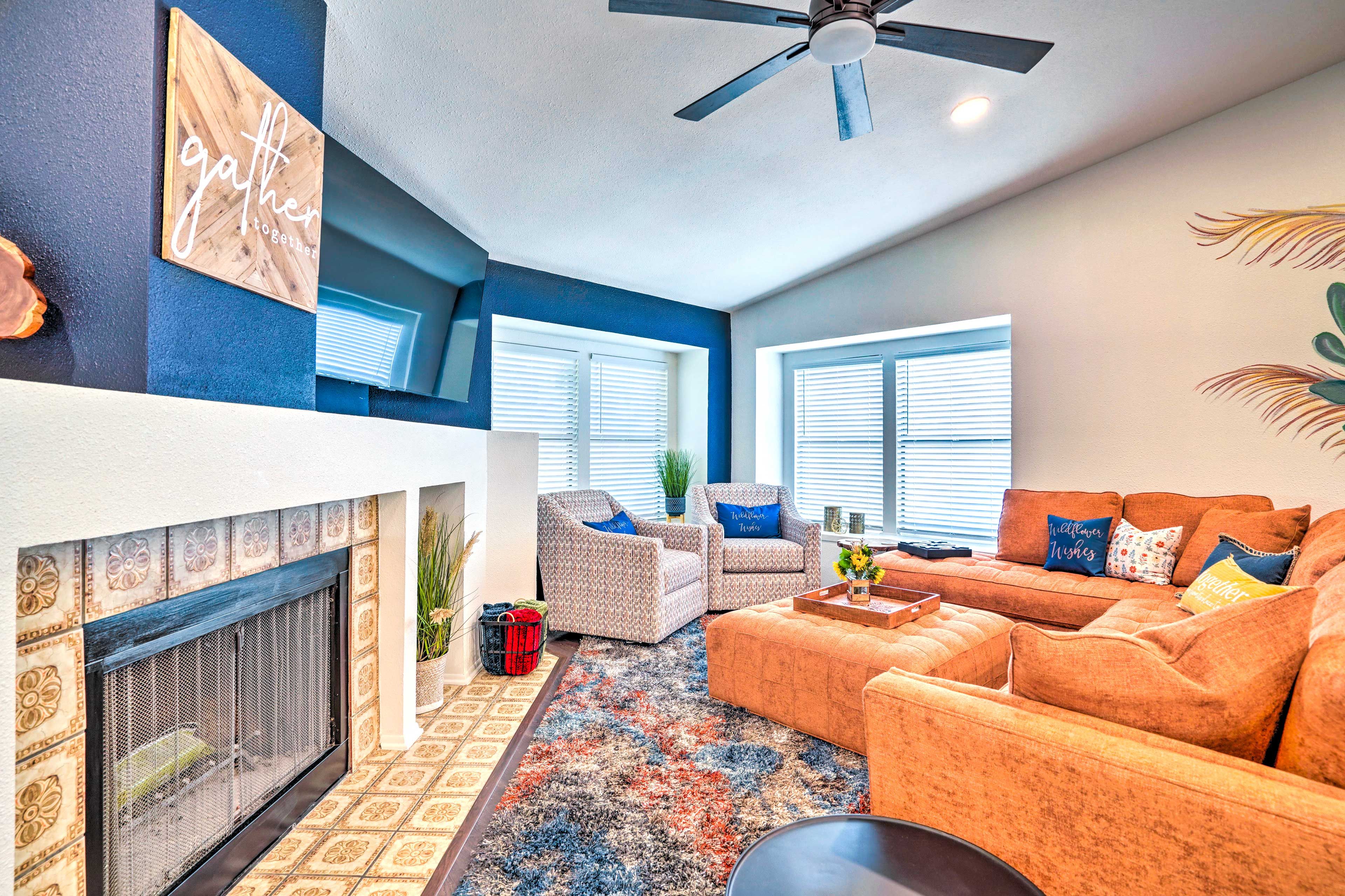 Living Room | Free WiFi | DVD Player | Books