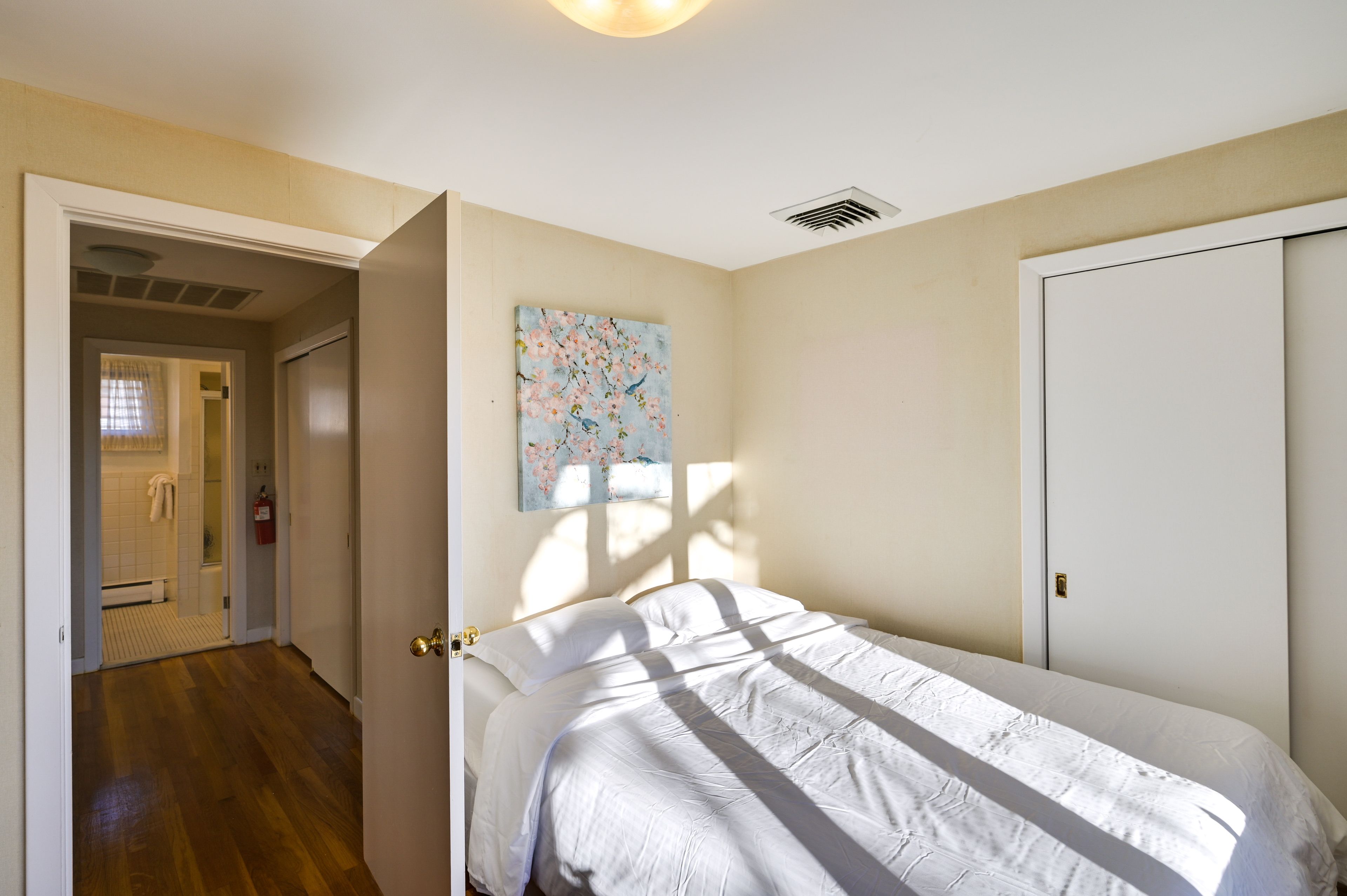 Bedroom 4 | Queen Bed