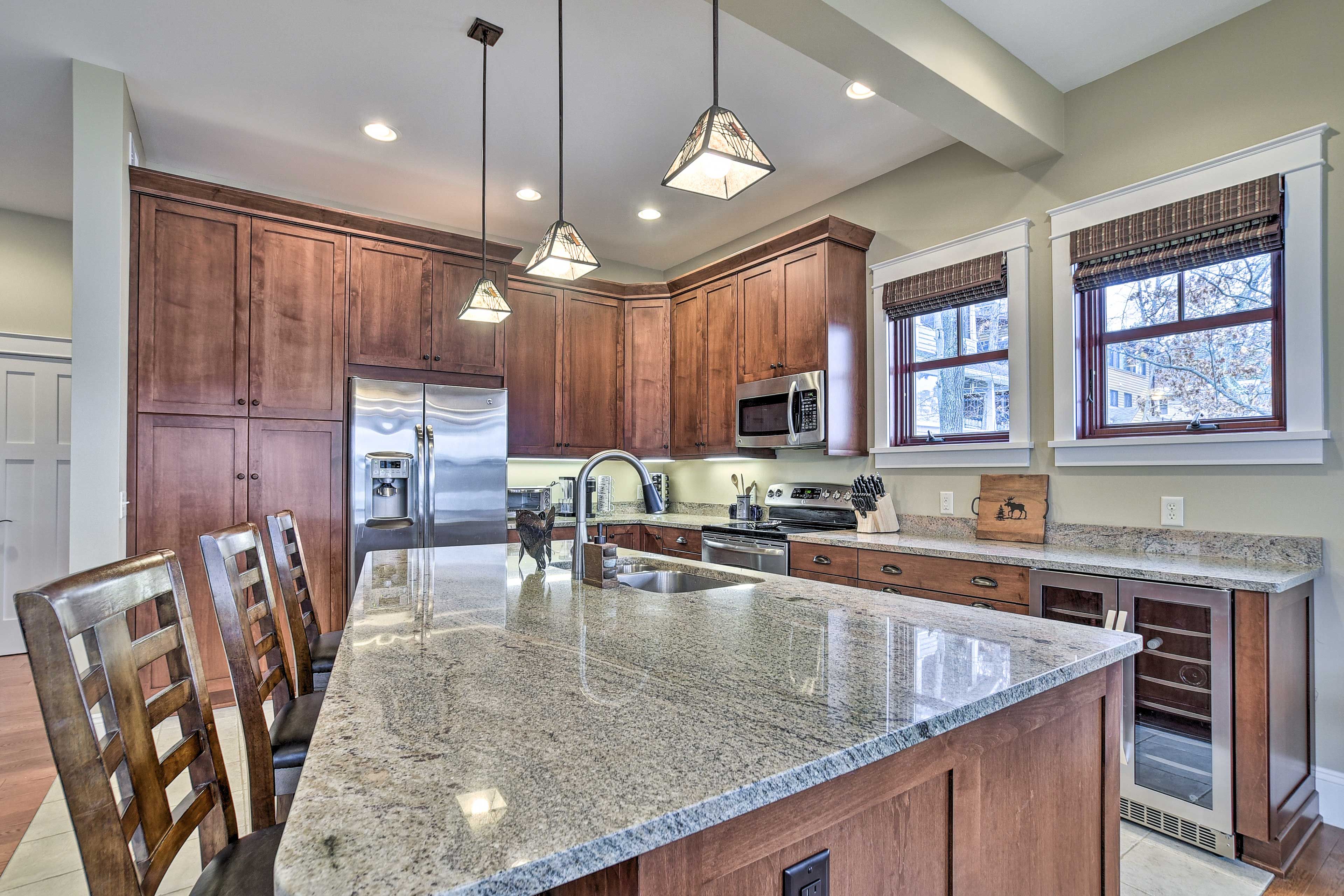 Kitchen | Cooking Basics | Coffee Maker | Paper Towels/Trash Bags Provided