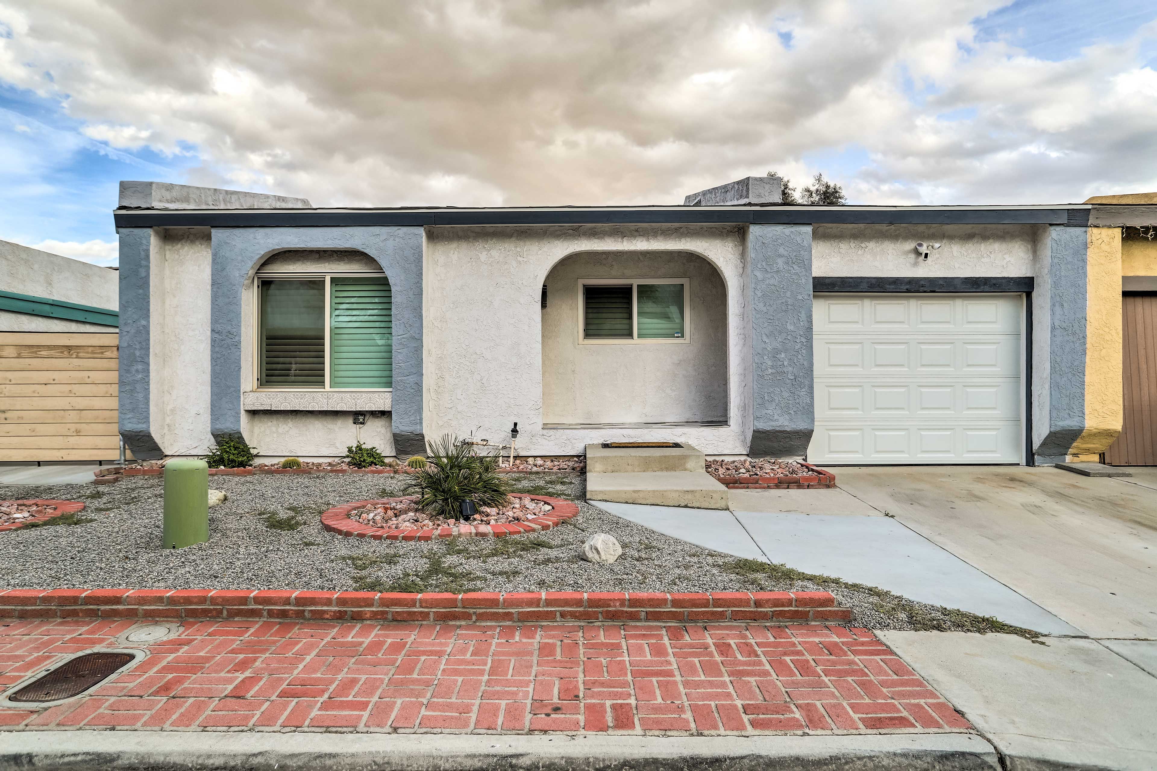 Exterior | Driveway (1 Vehicle)