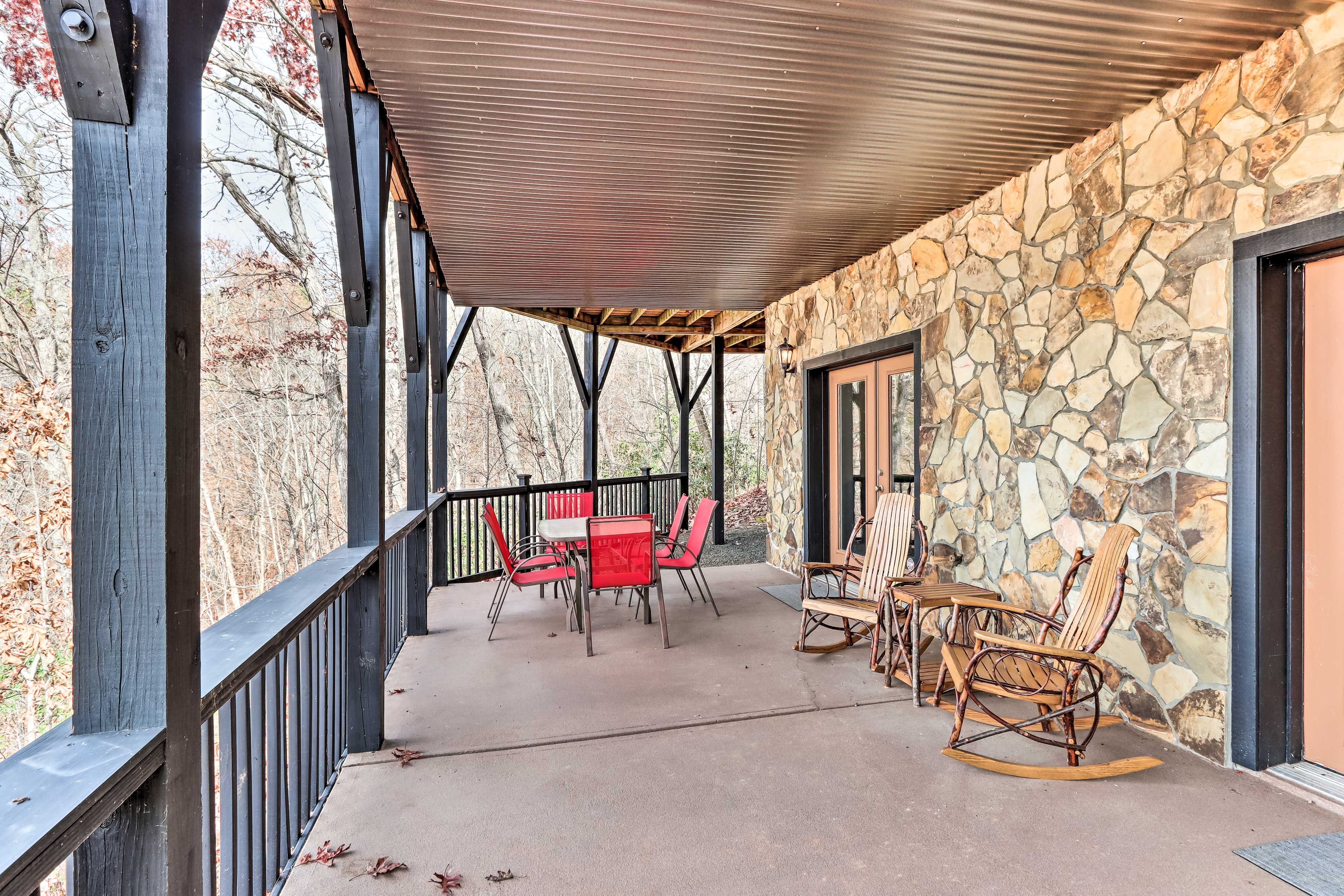 Private Patio | Lower Entry