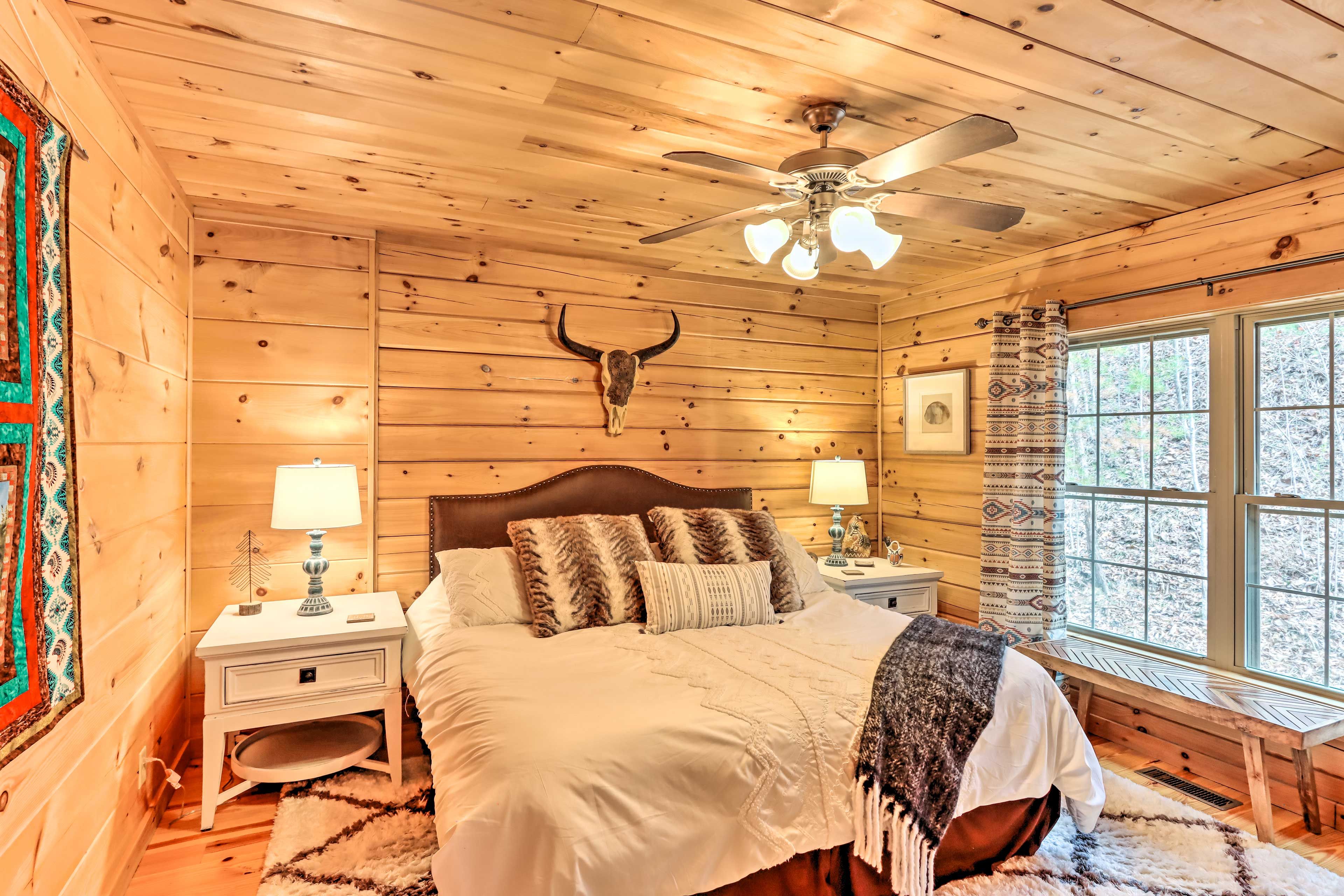 Bedroom 3 | King Bed | Main Floor | Hangers