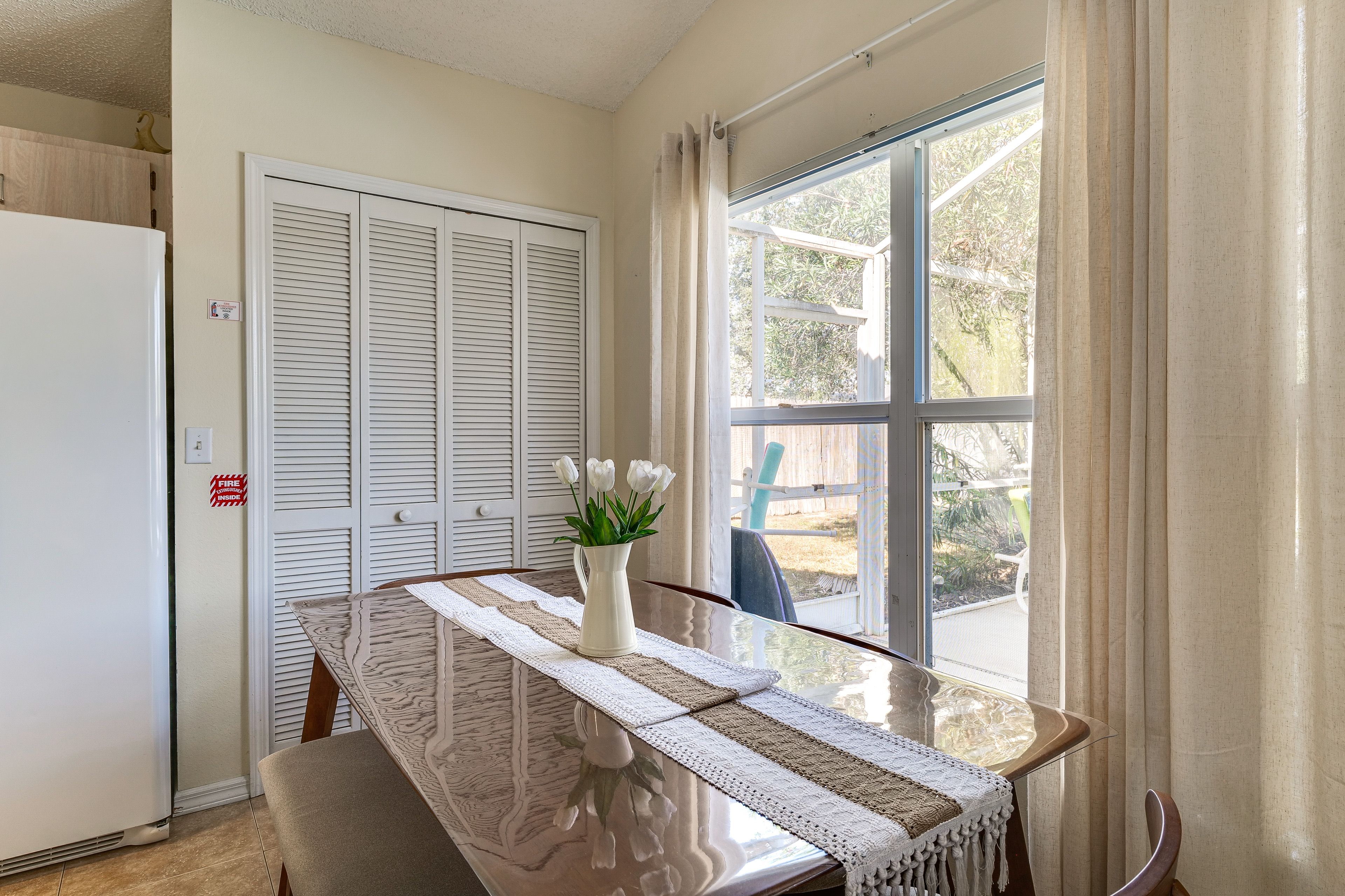 Dining Area | Dishware/Flatware