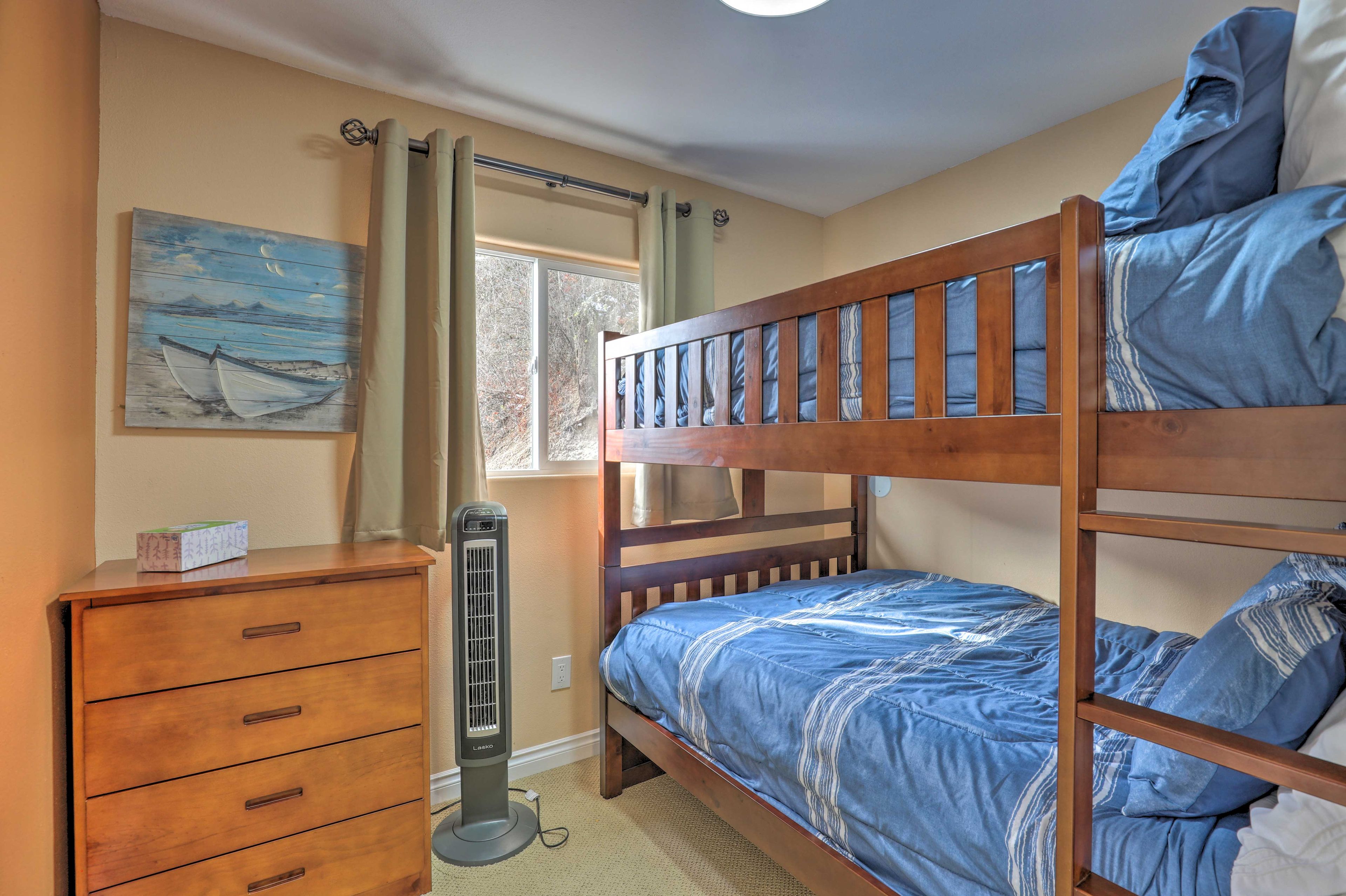 Bedroom | Queen Bunk Bed | Linens & Towels Provided