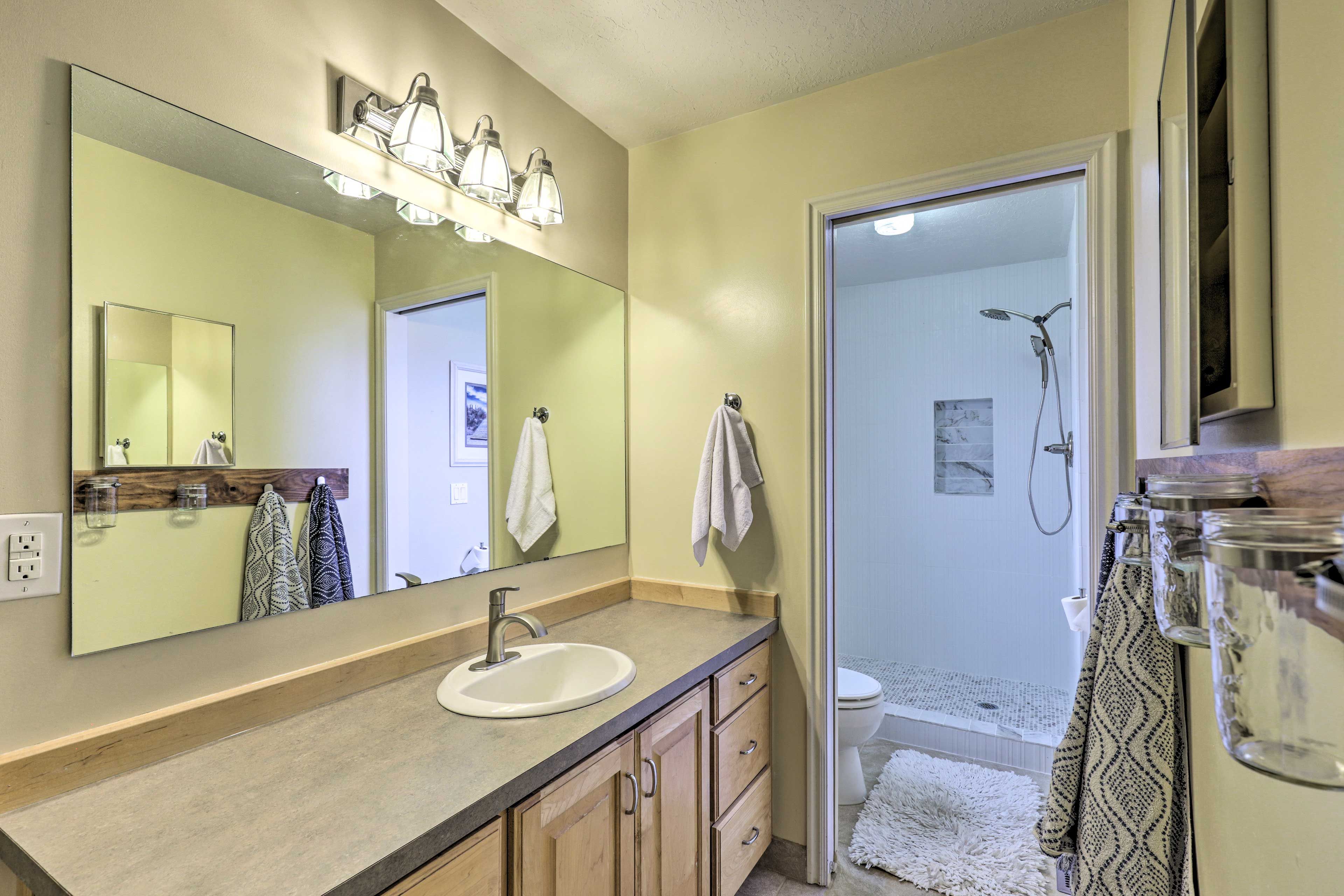 En-Suite Bathroom | Complimentary Toiletries