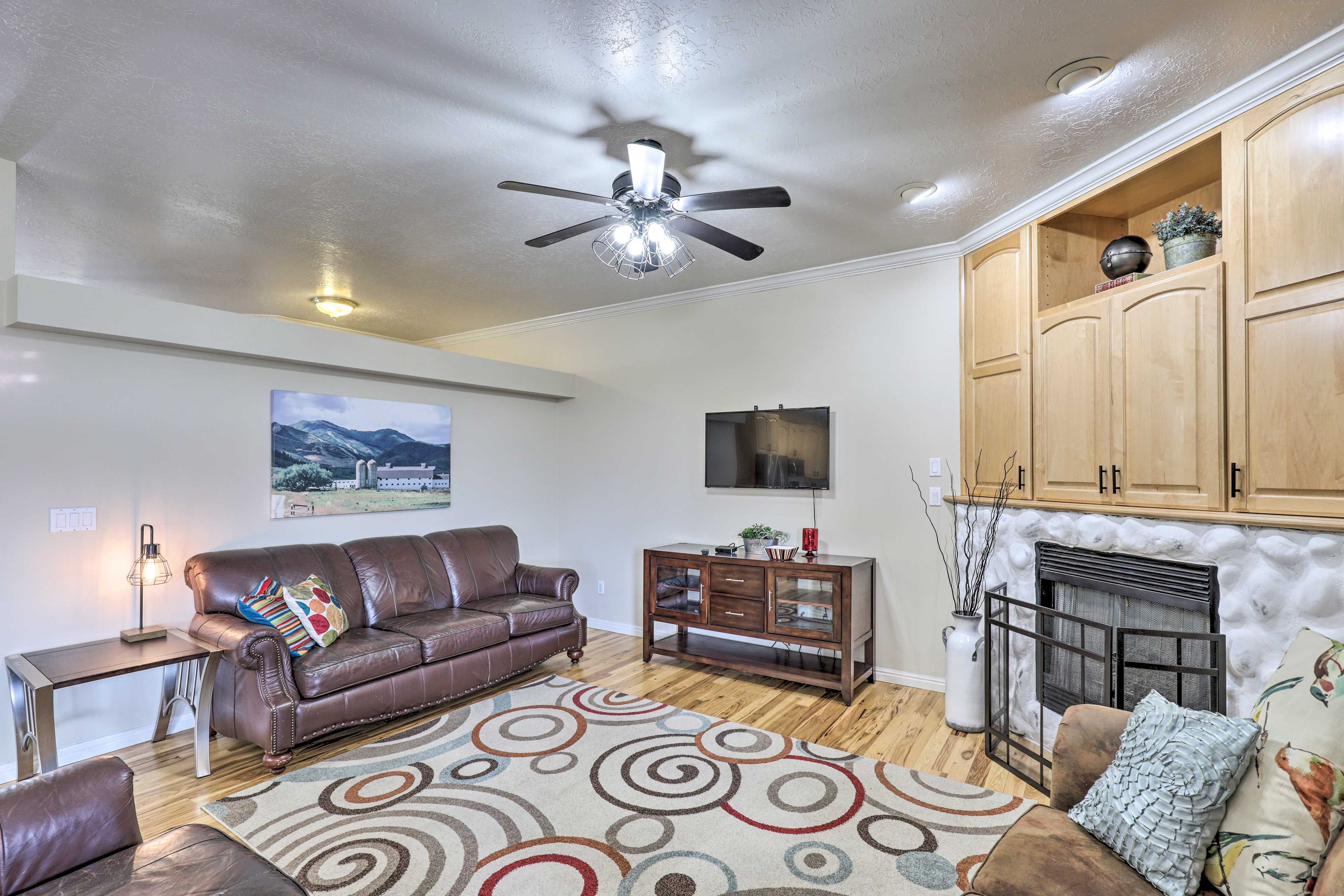 Living Room | Smart TV | Free WiFi