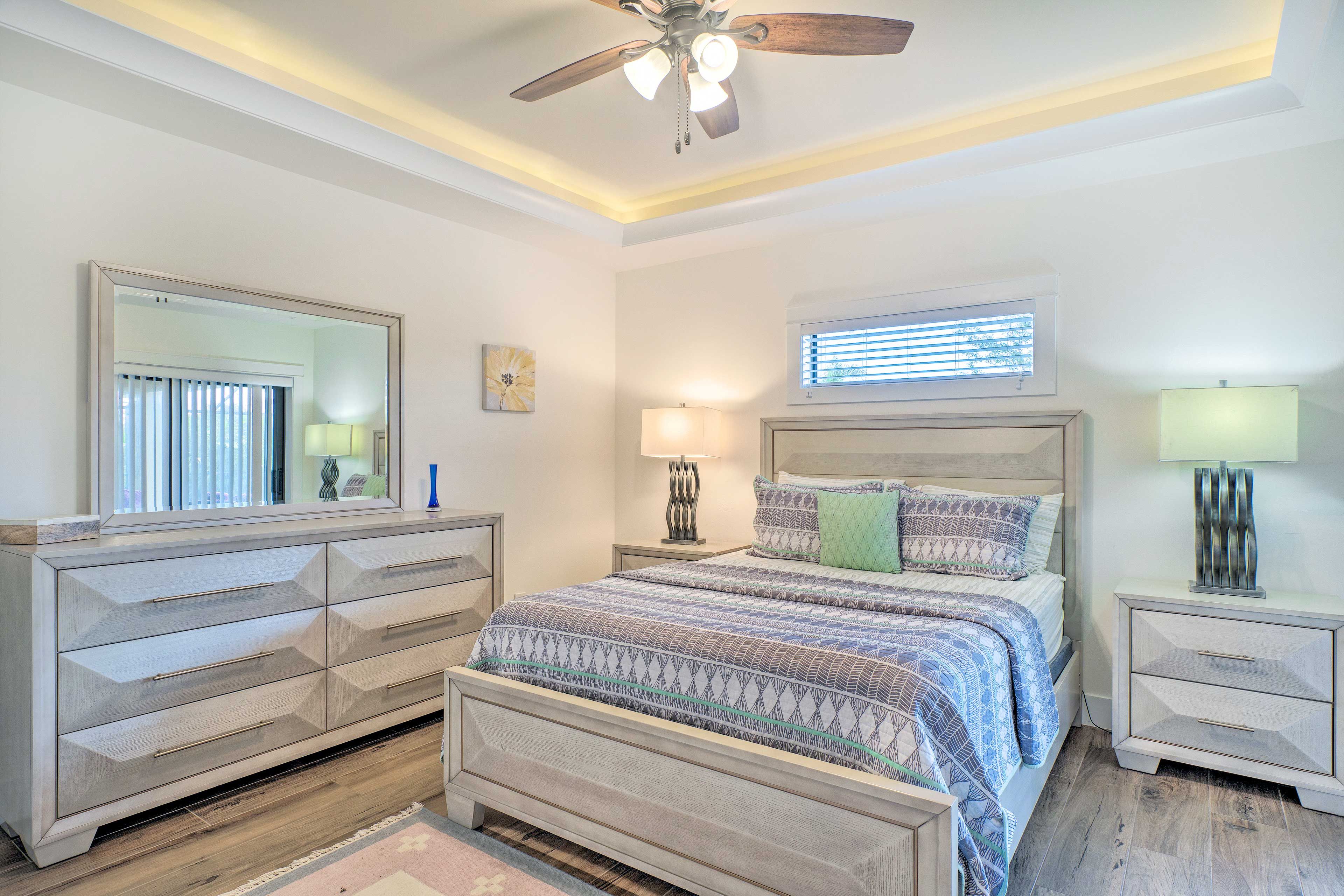 Bedroom 2 | Queen Bed