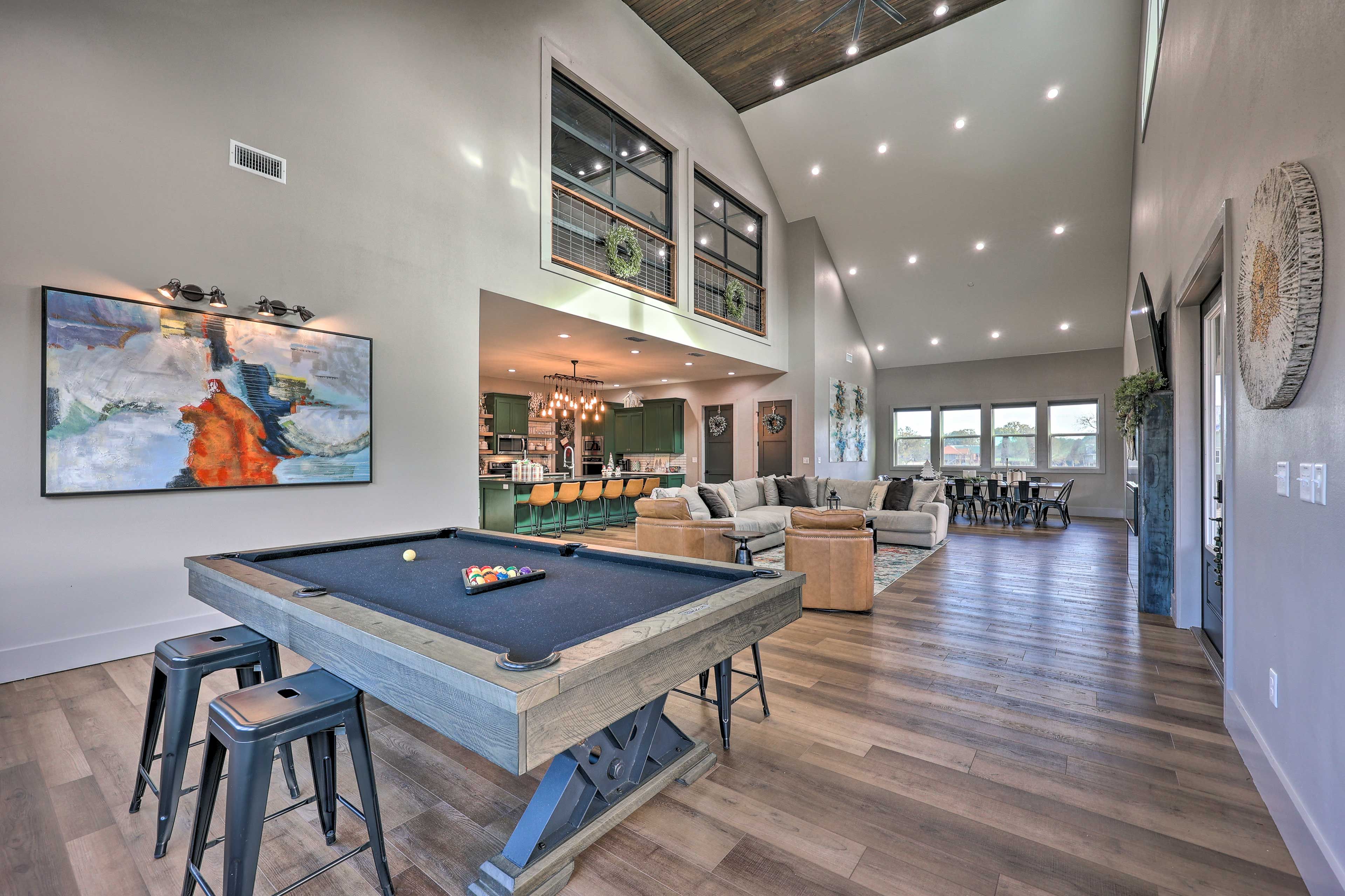 Living Room | Pool Table