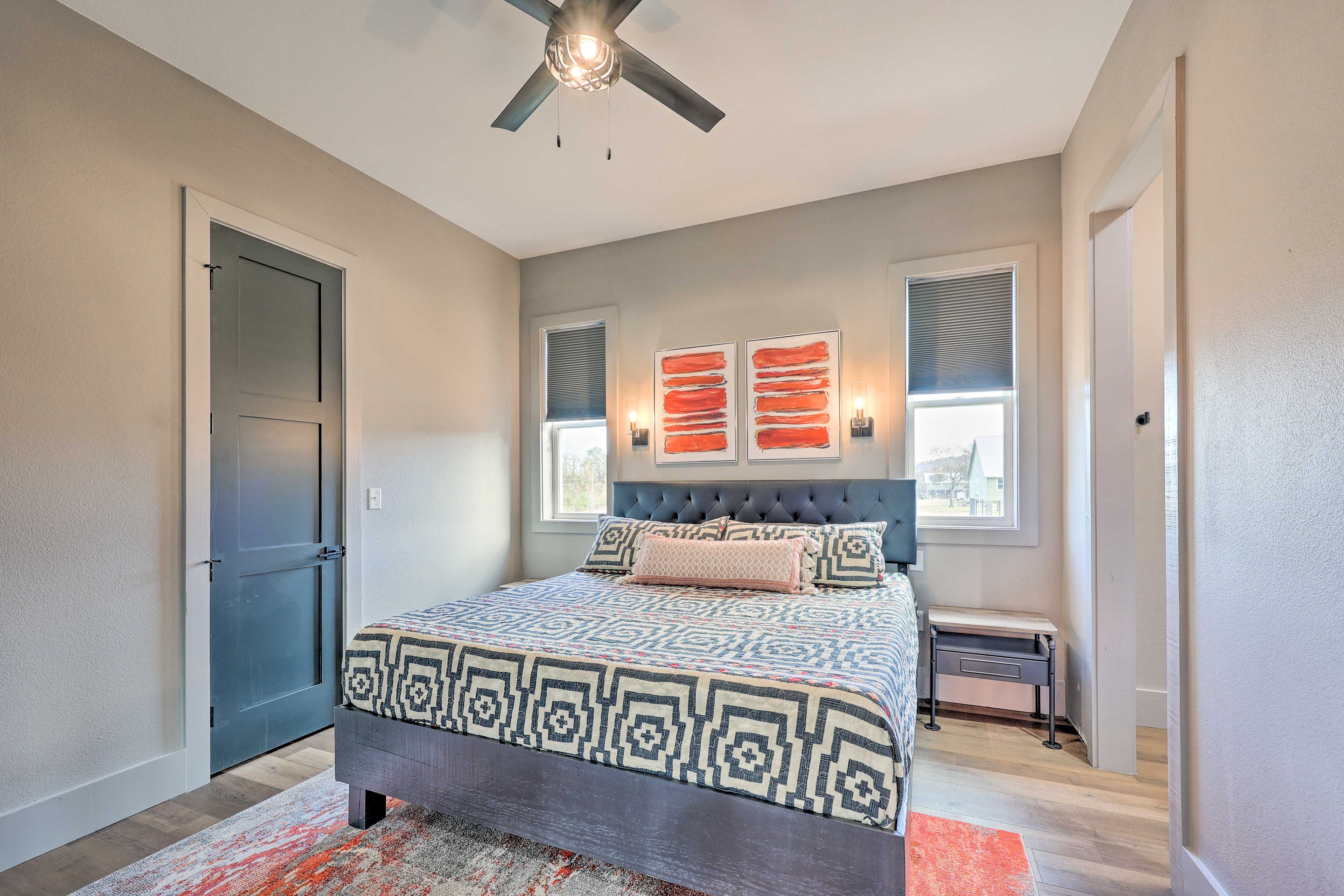Bedroom 1 | King Bed | Smart TV | En-Suite Bathroom