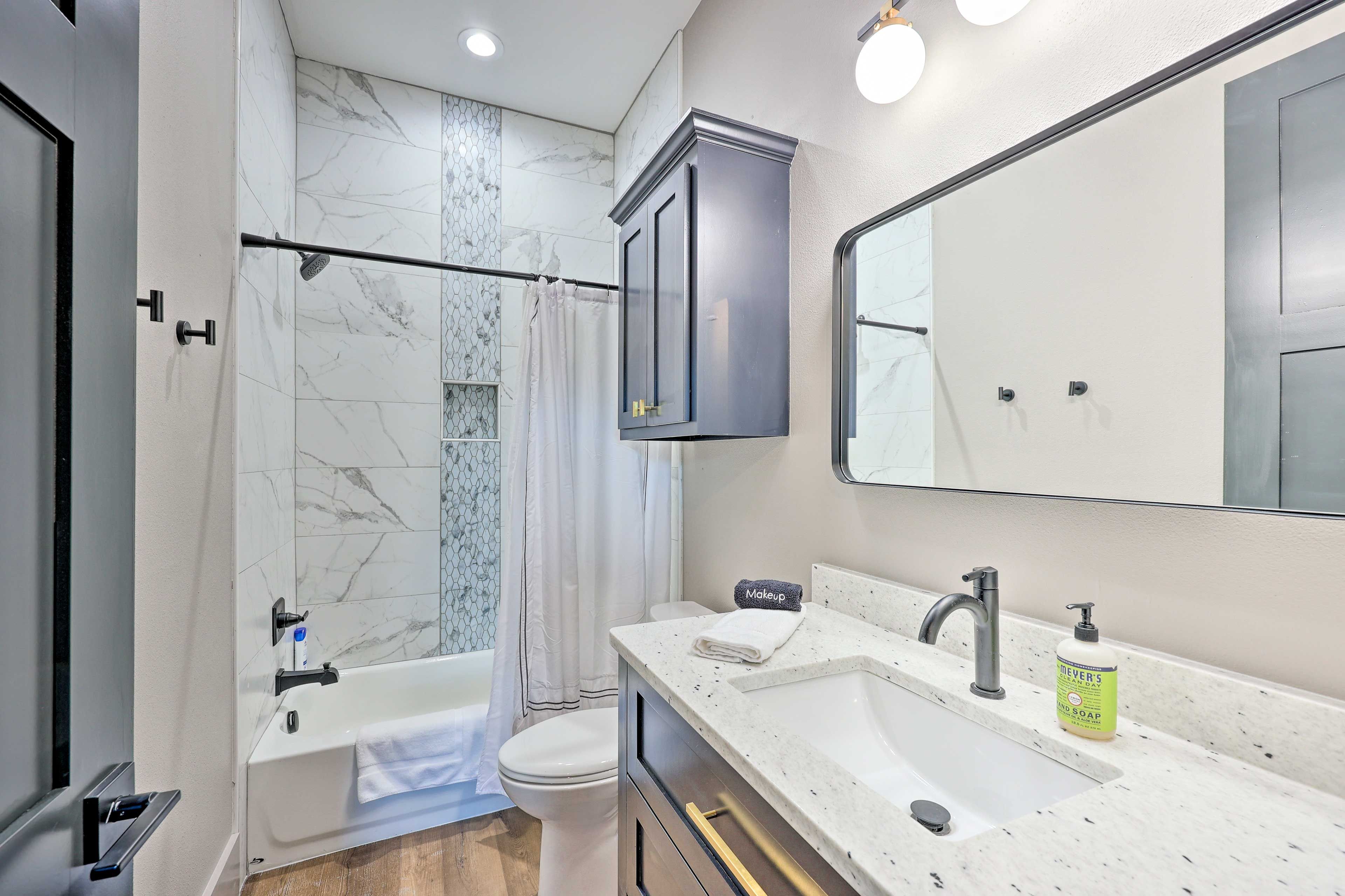 En-Suite Bathroom | Towels Provided