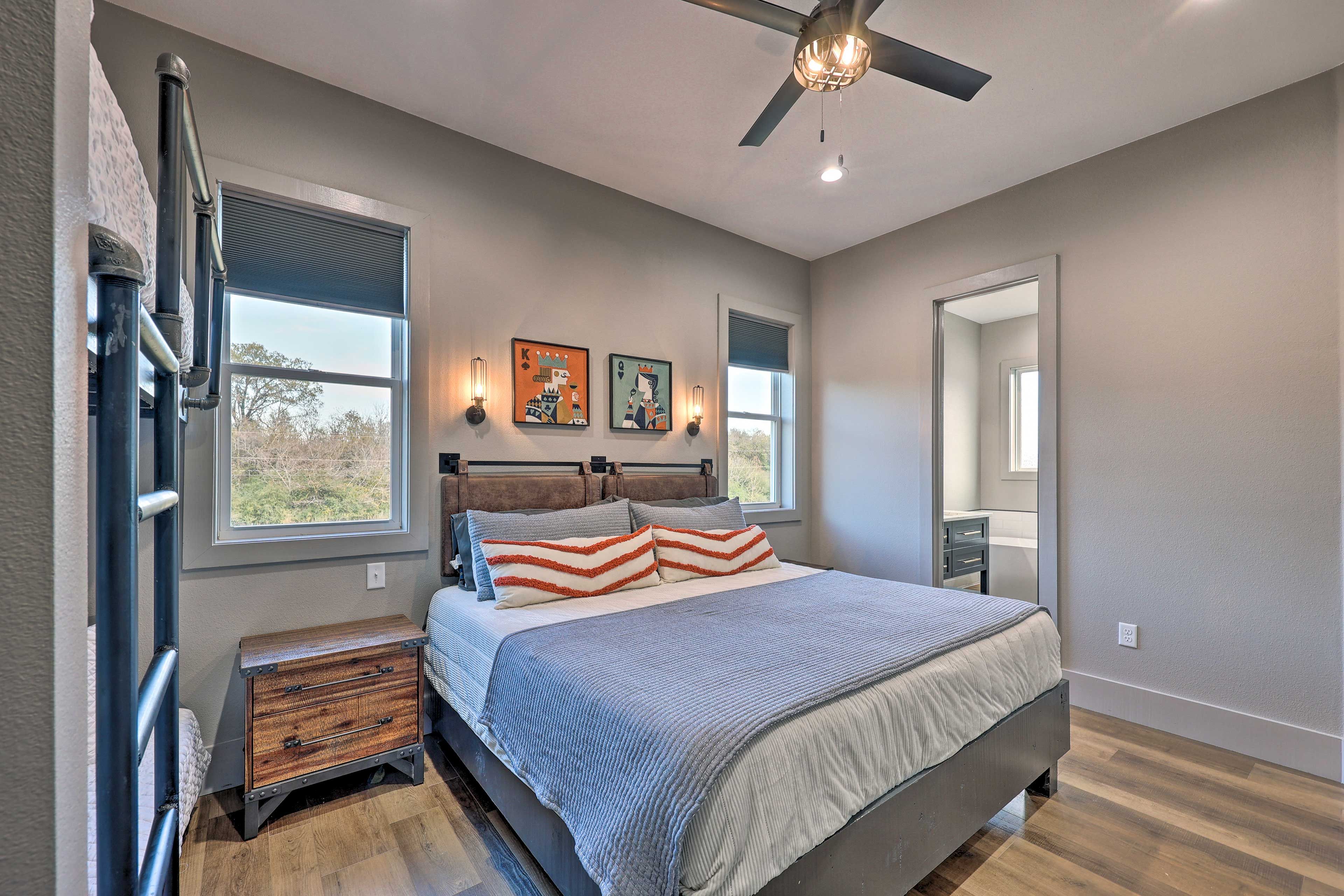 Bedroom 2 | Queen Bed | Full Bunk Bed | Smart TV