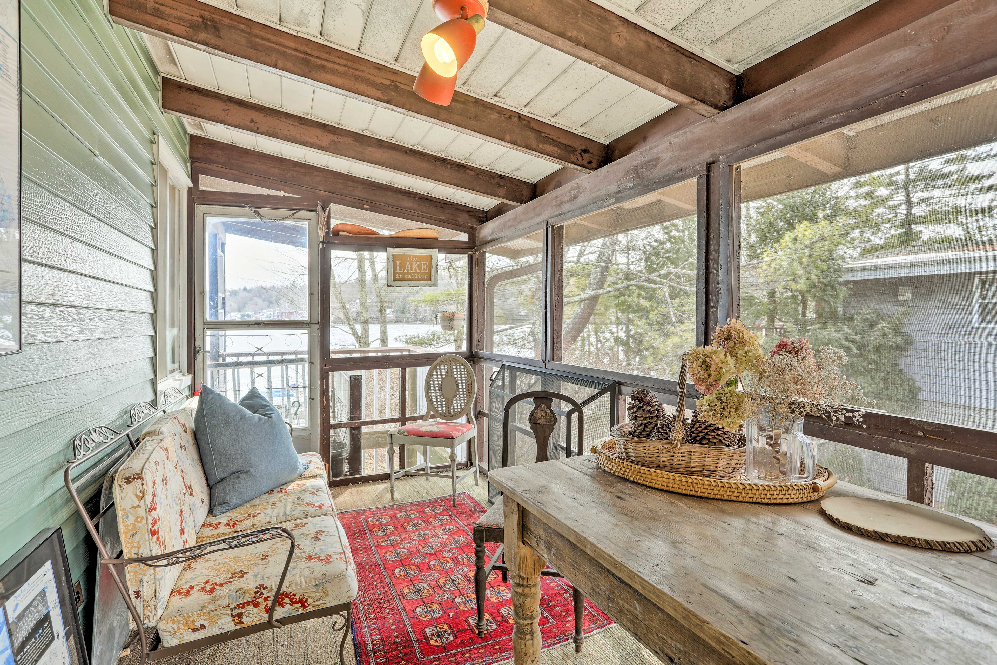 Screened-In Porch