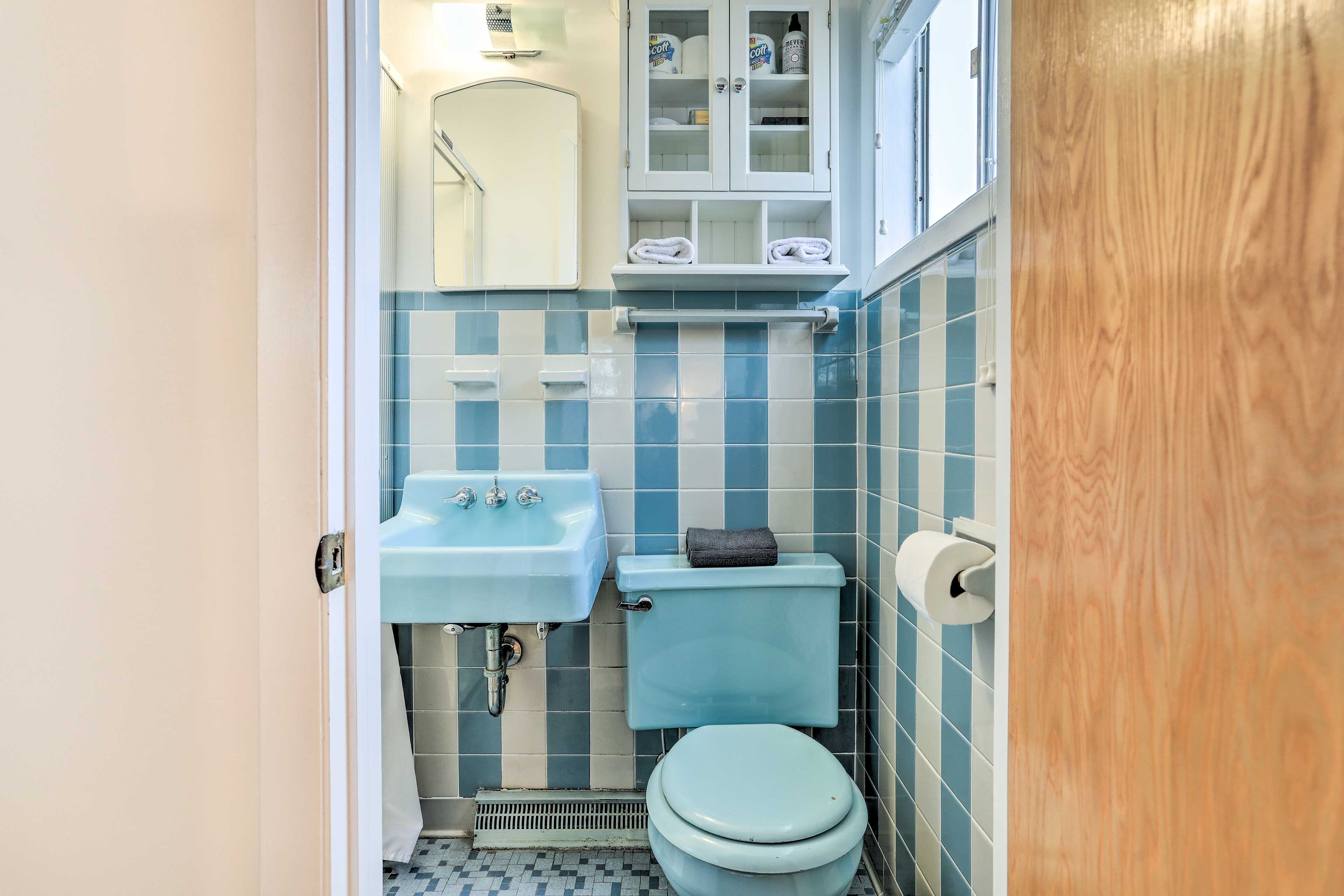 Full Bathroom
