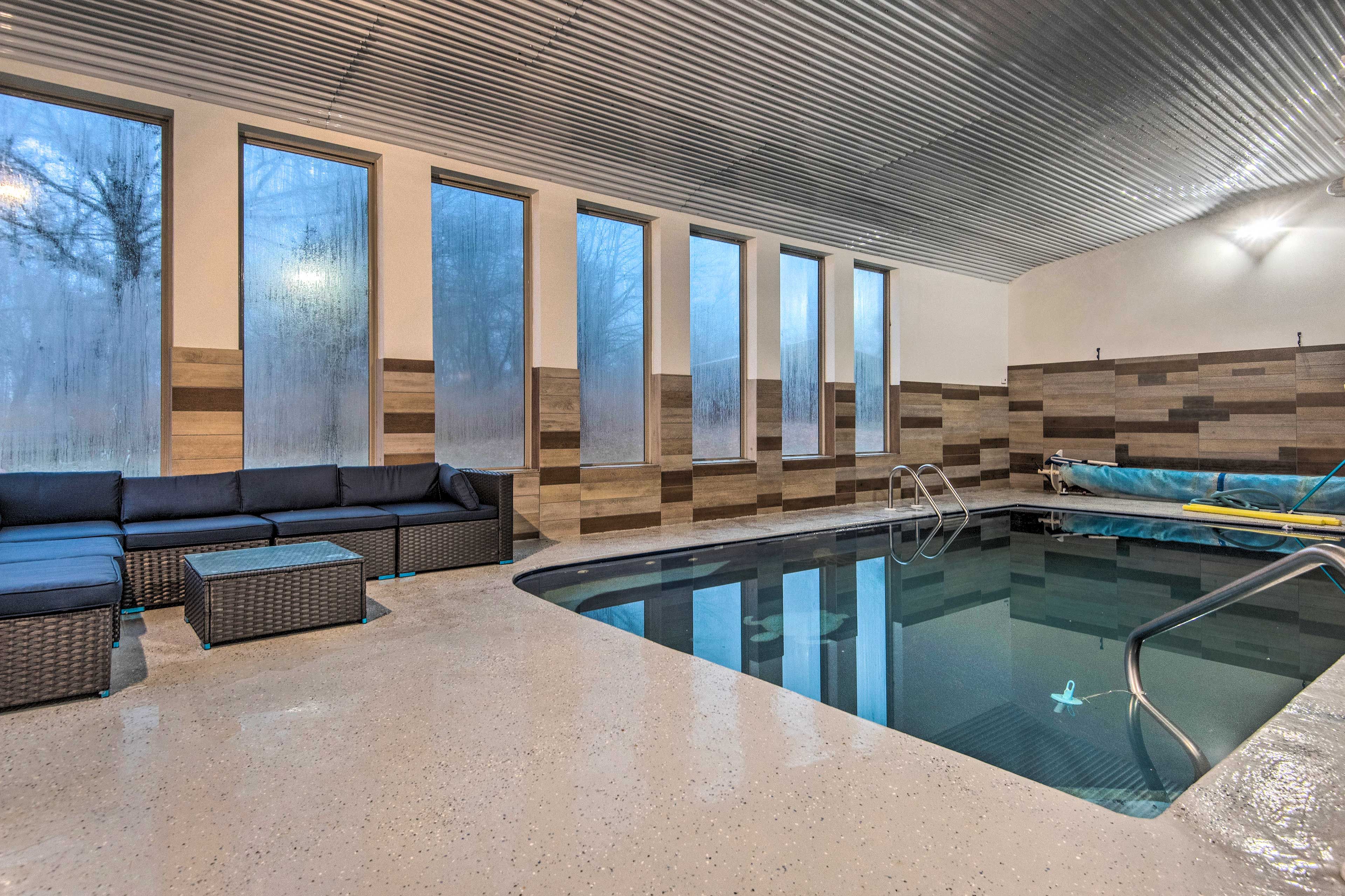 St Charles Vacation Rental | 862 Sq Ft | 2BR | 1BA | Step-Free Access