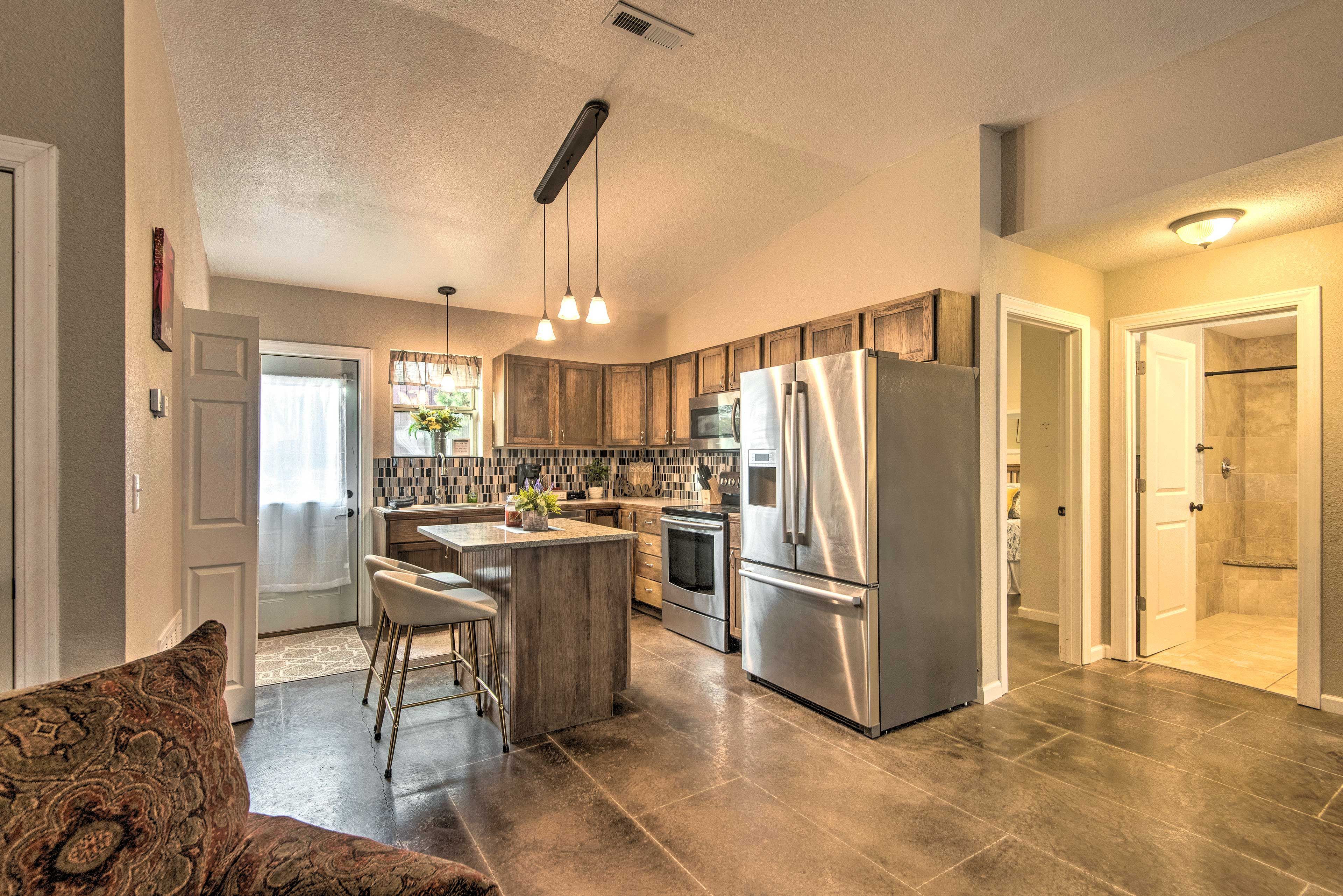 Kitchen | Drip Coffee Maker | Knife Set | Microwave