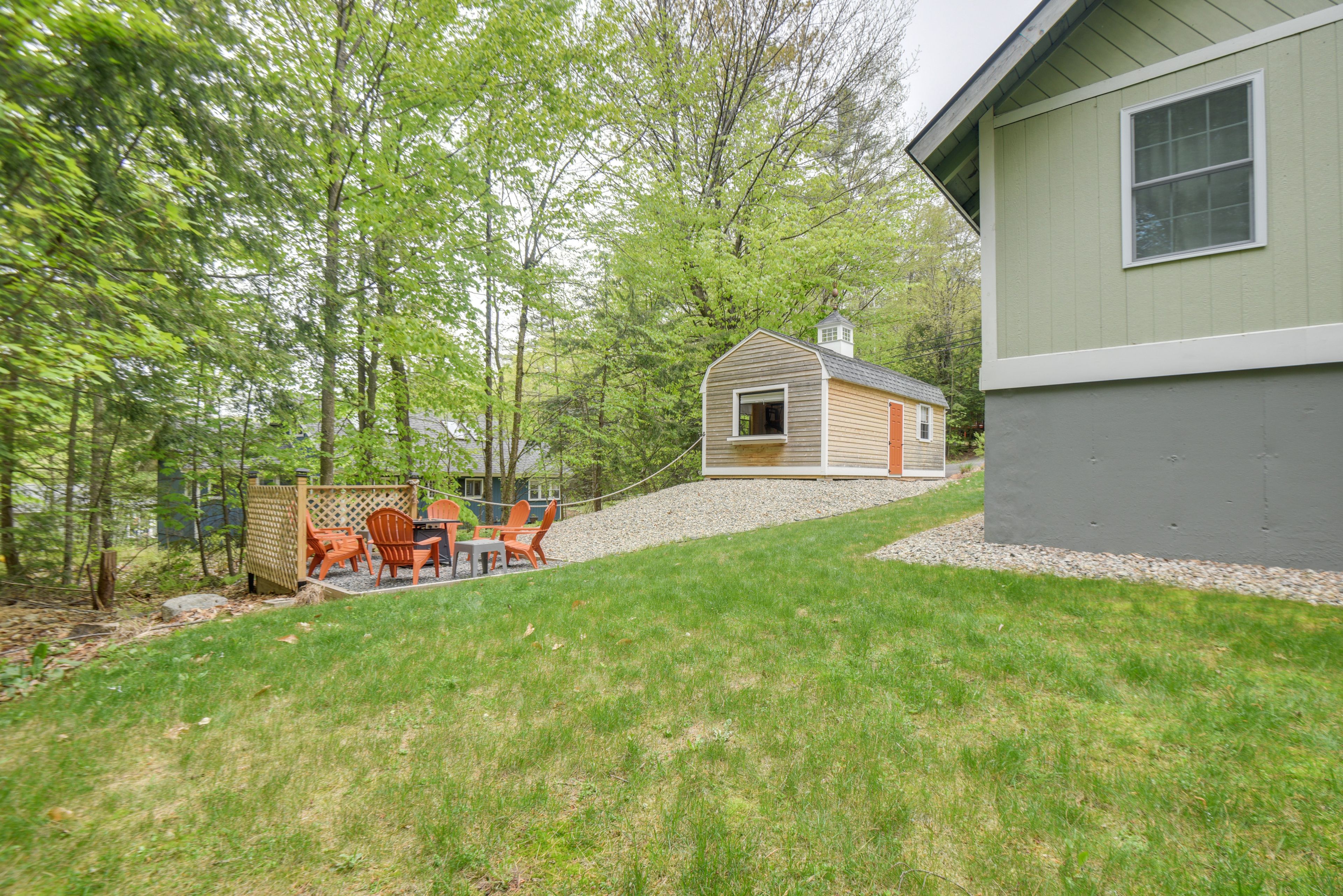 Yard | Fire Pit | Gas Grill