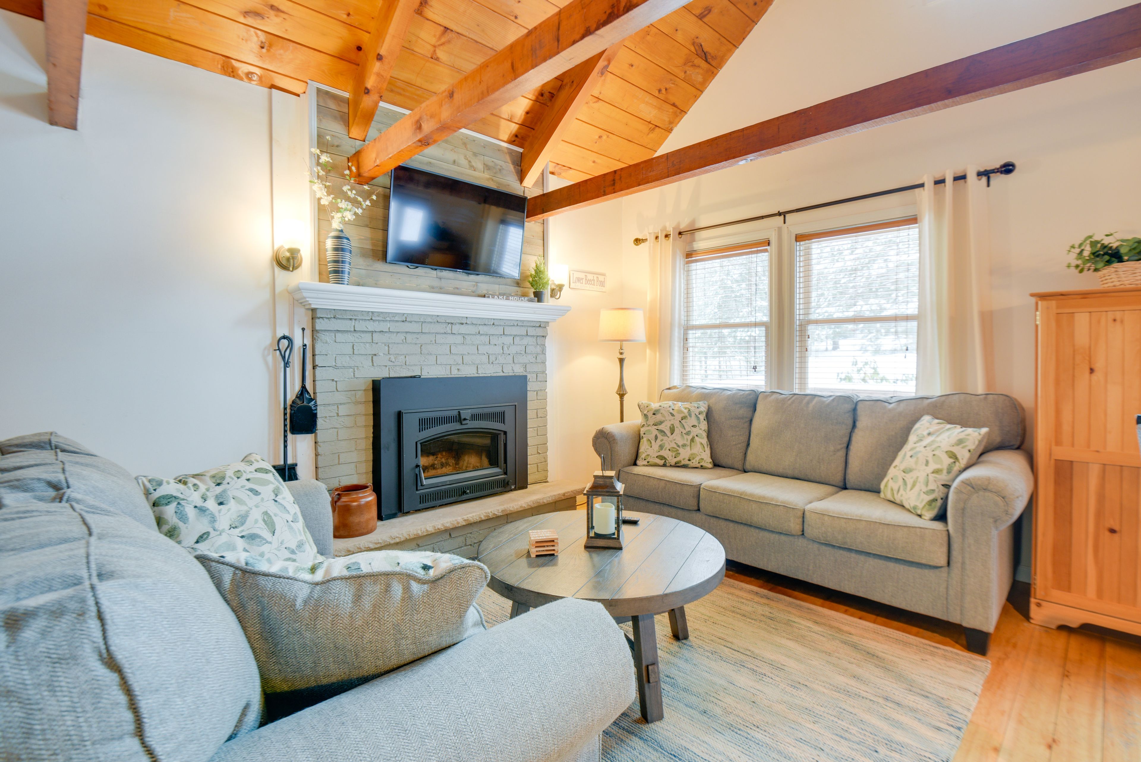 Living Room | 1st Floor | Smart TV | Free WiFi
