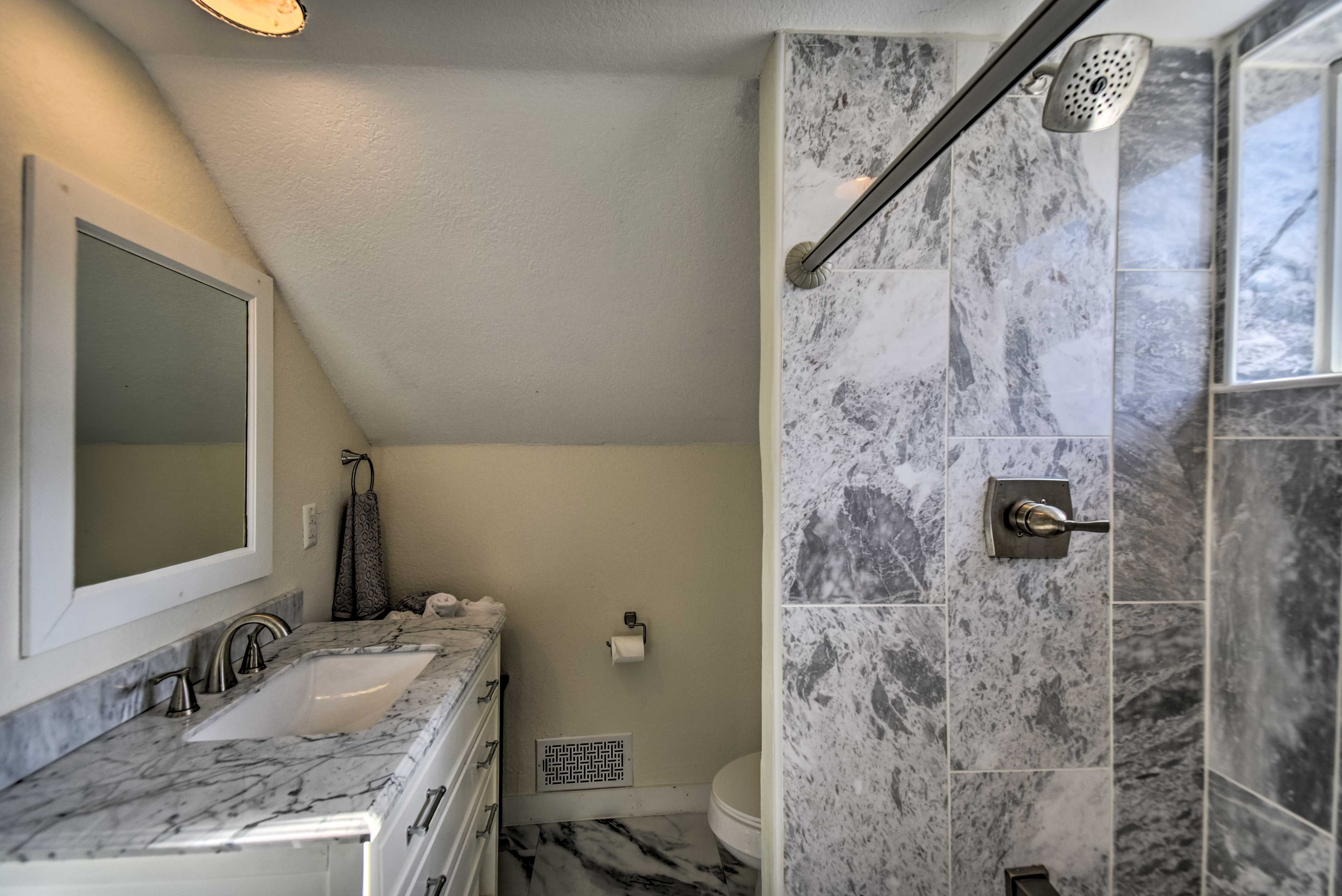 Full Bathroom | Hair Dryer