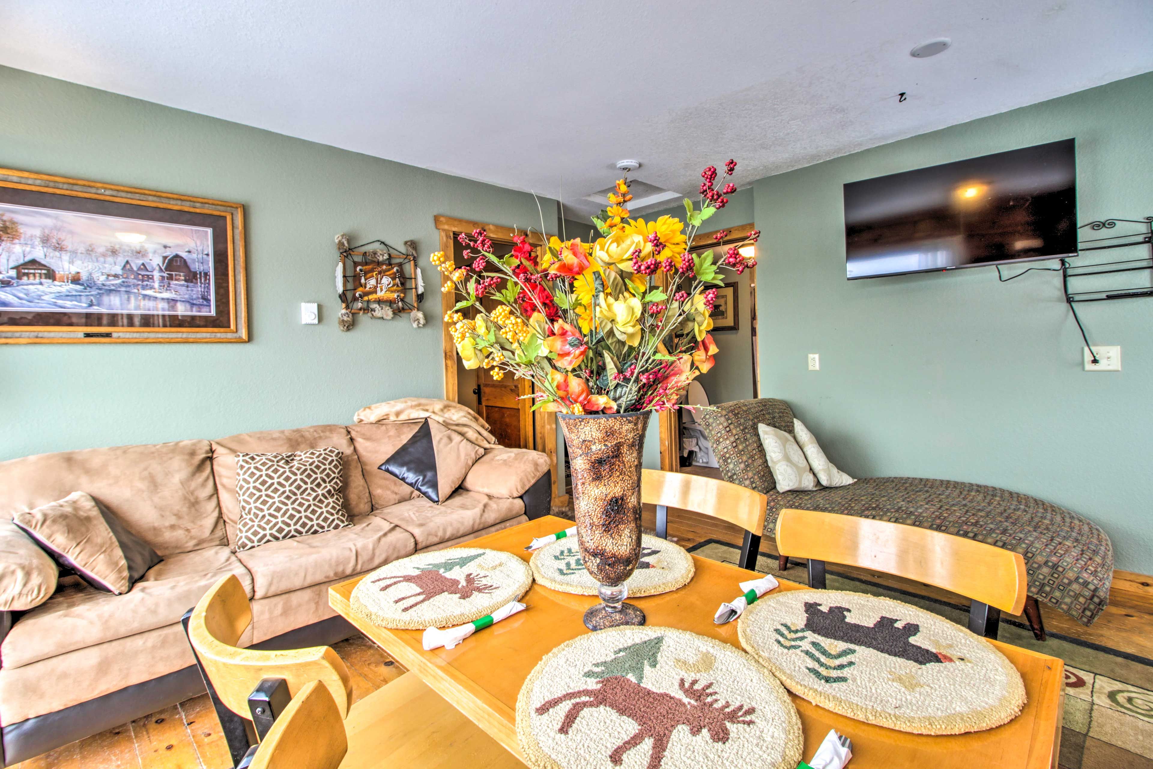 Living Area | Smart TV | Board Games