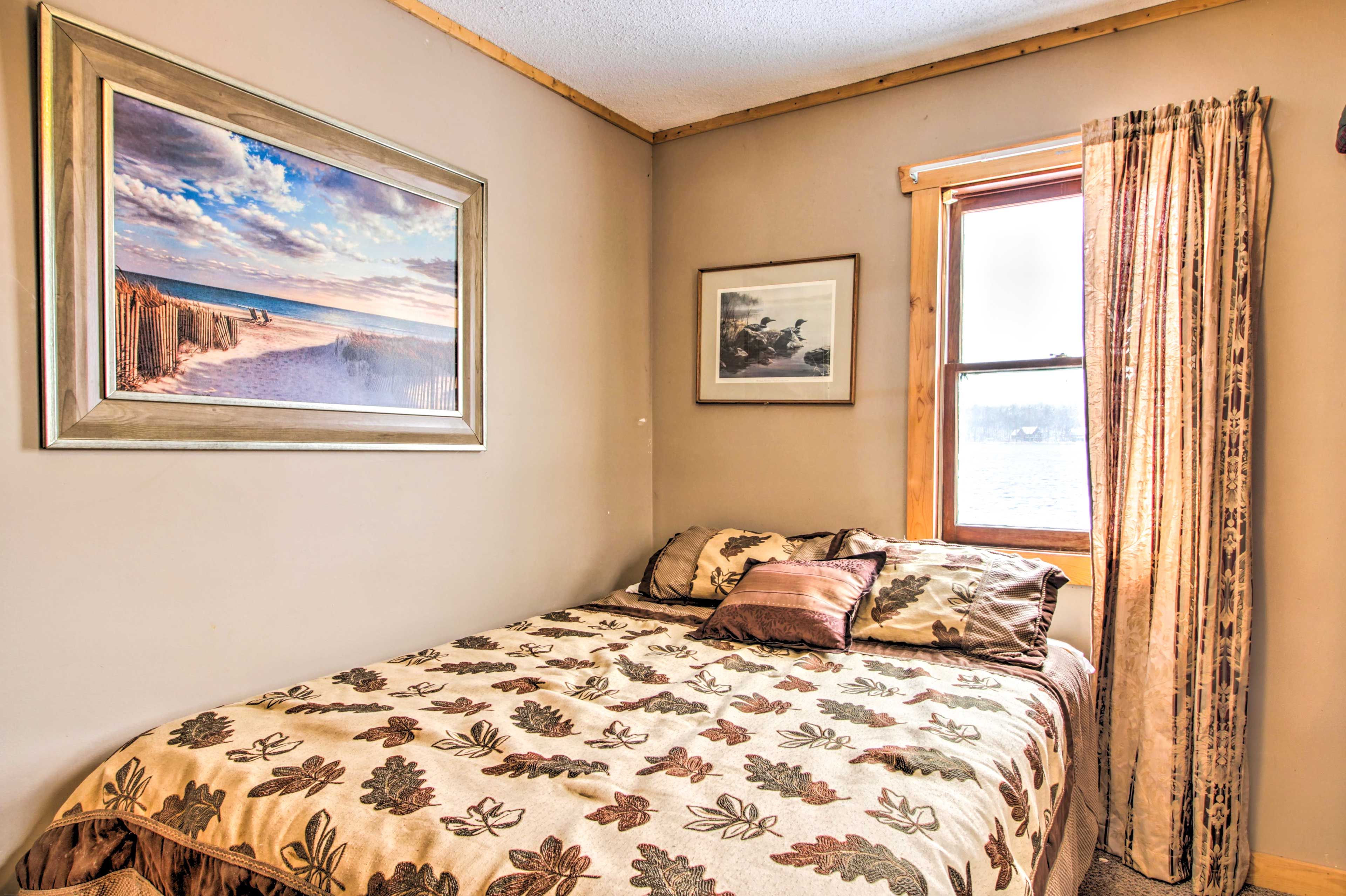 Bedroom 2 | Queen Bed