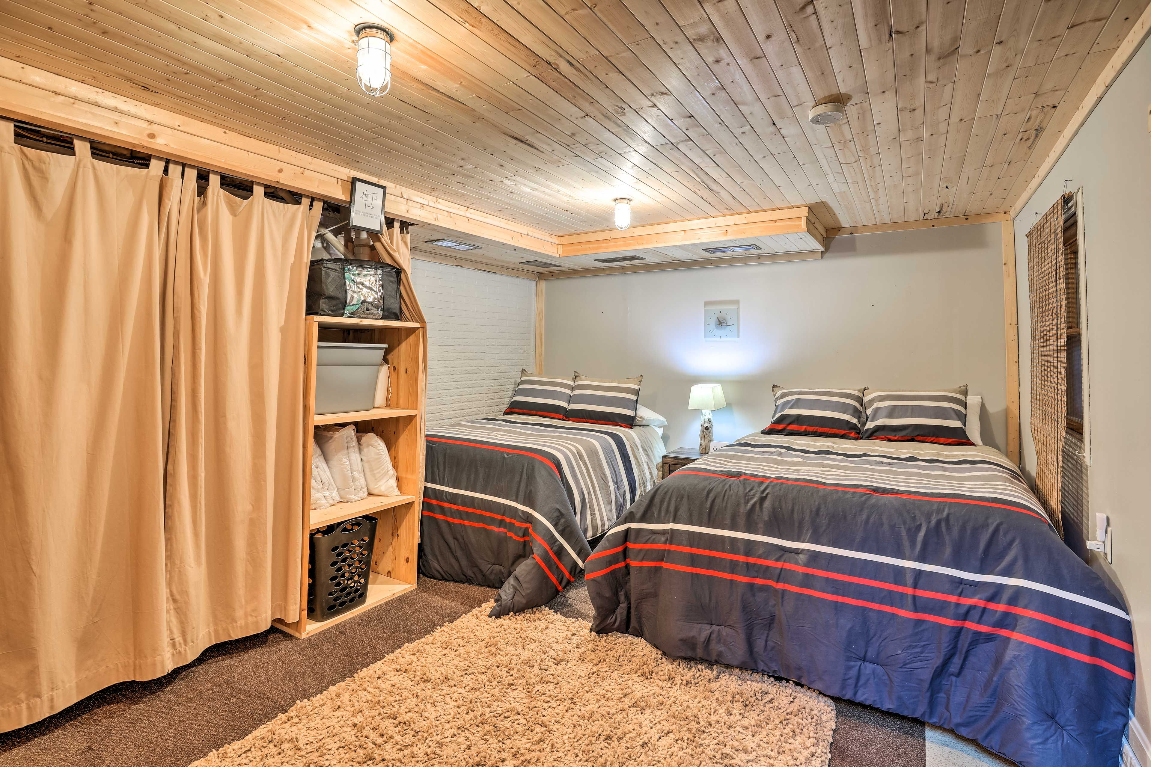 Sleeping Nook | 1st Floor | Queen Bed | Full Bed | Twin Trundle Bed